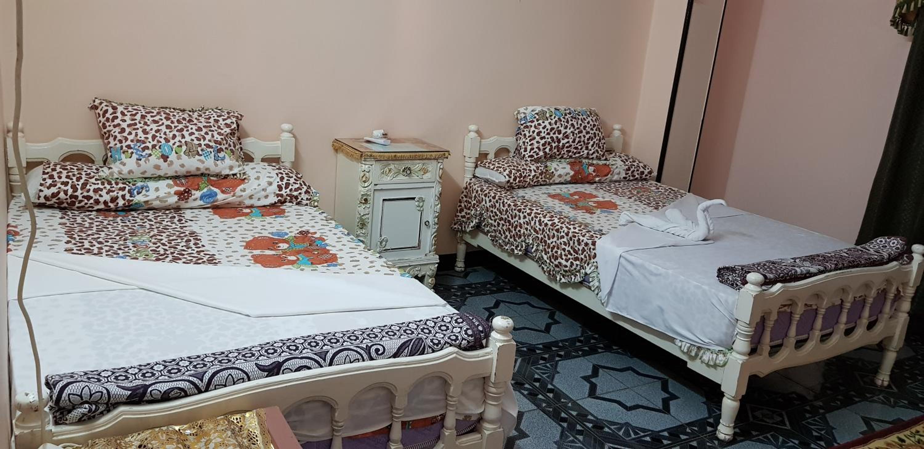 Double Room with Private Bathroom - Photo 9