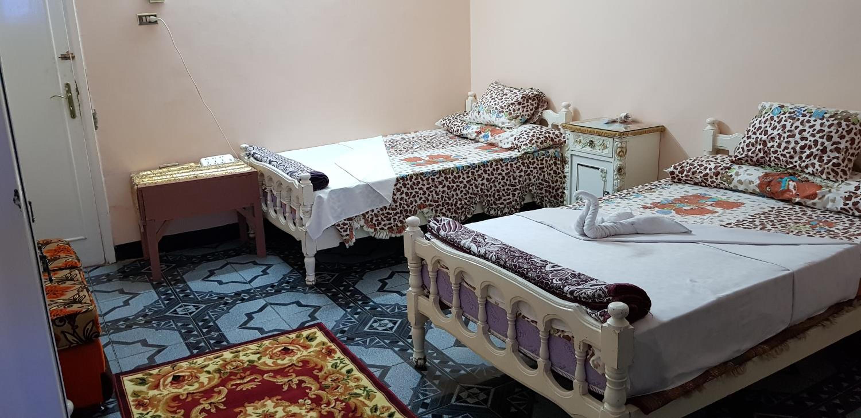 Double Room with Private Bathroom - Photo 7