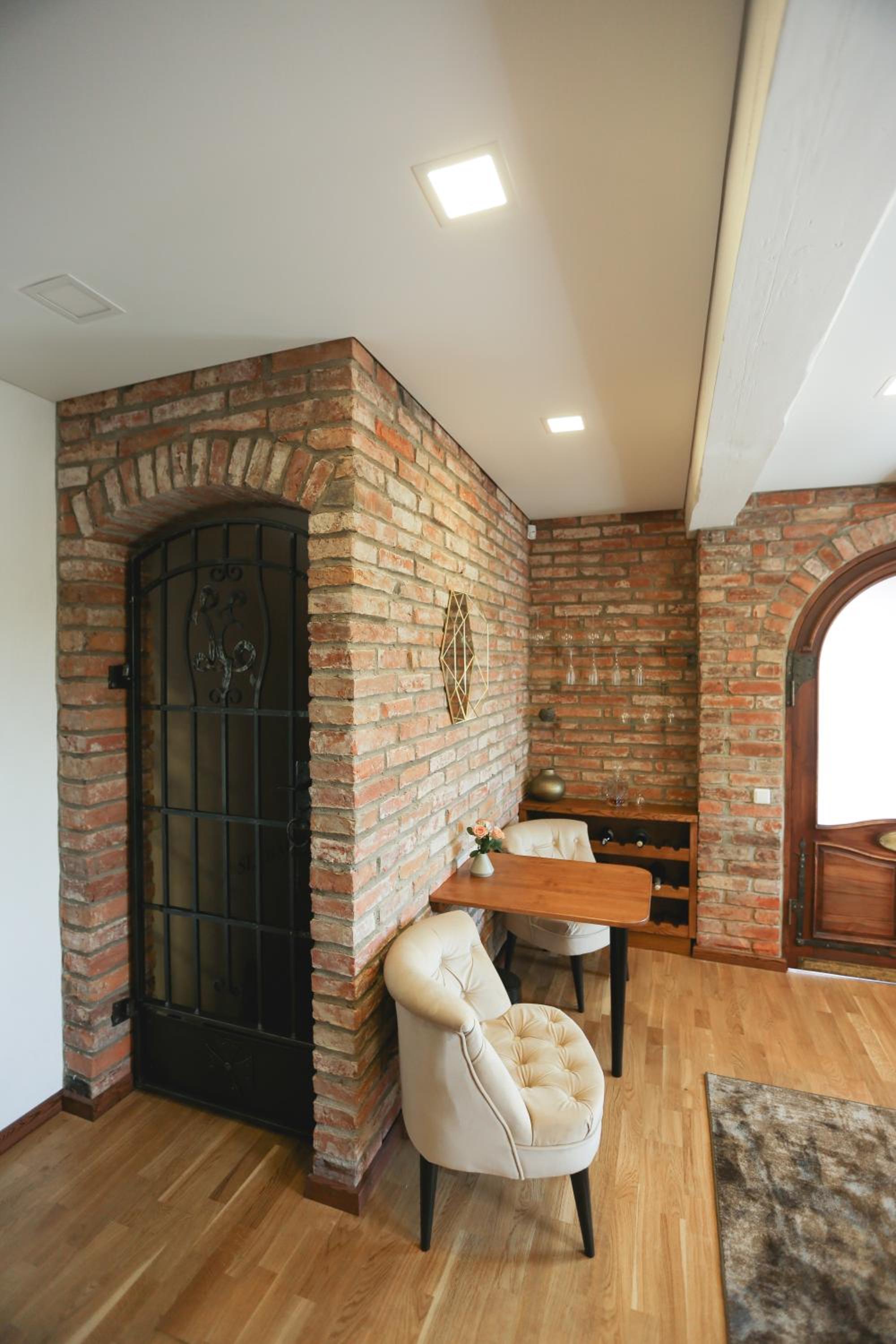 Duplex Apartment - Photo 8