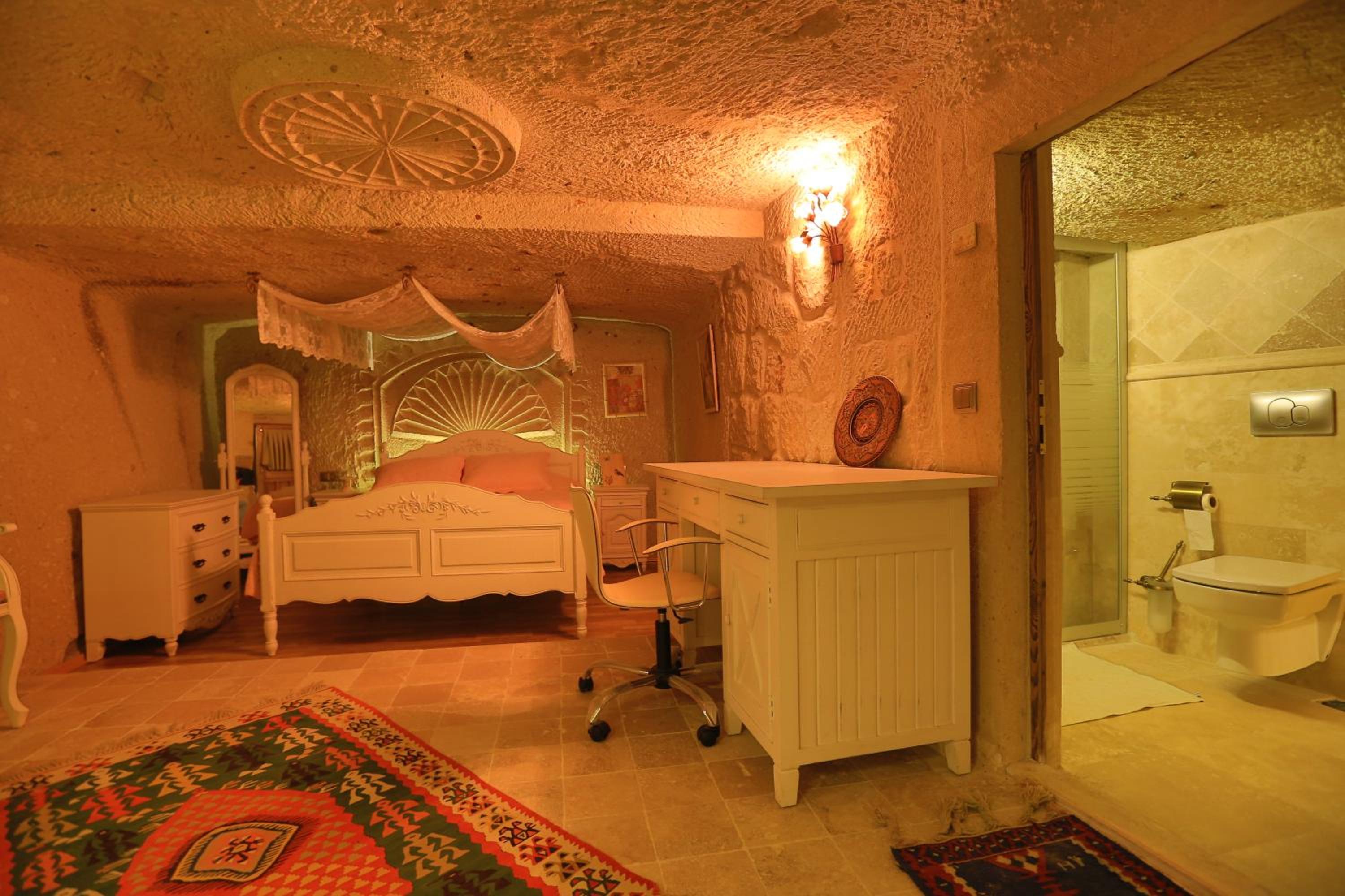 Double Cave Room  - Photo 6