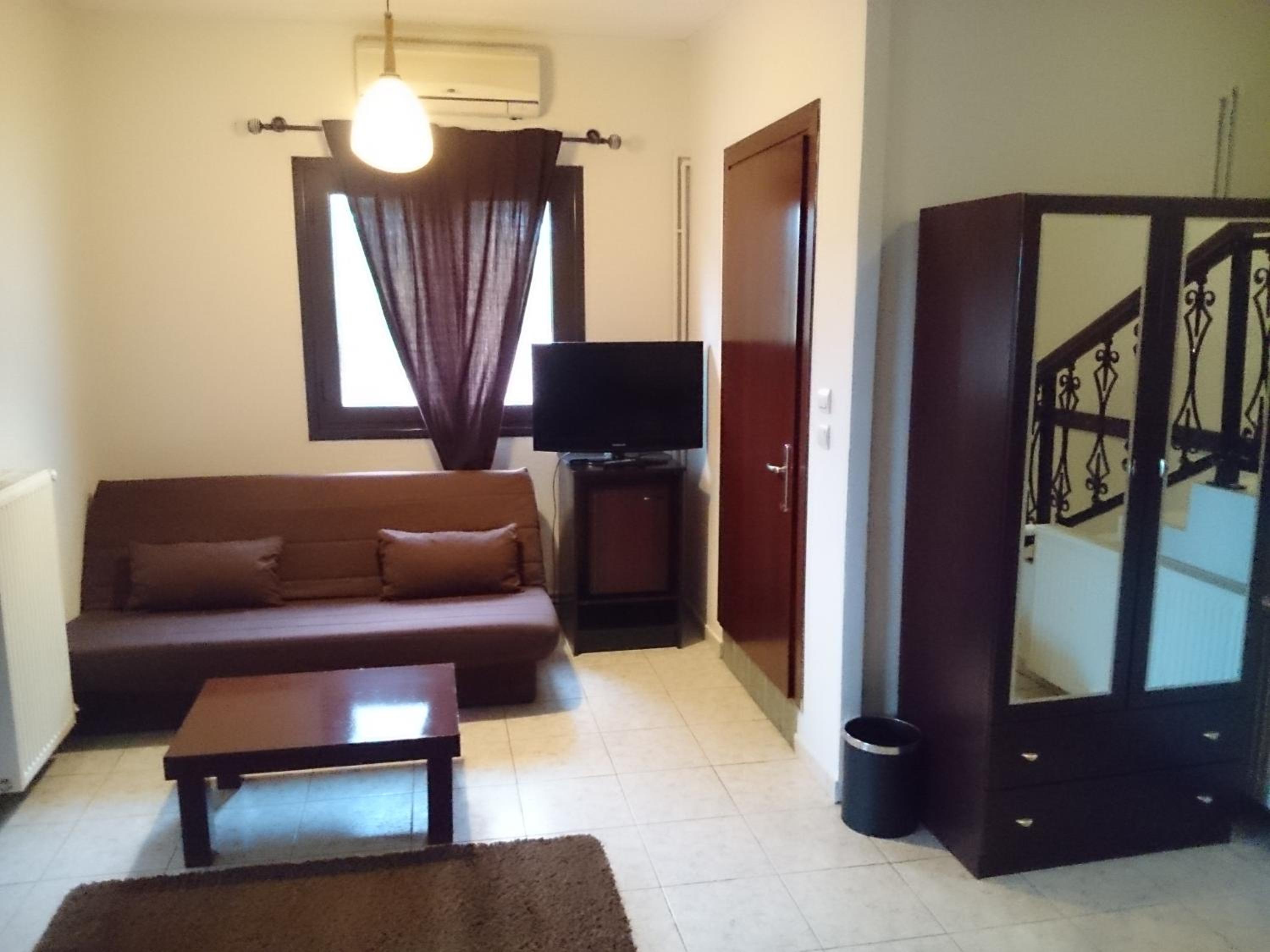 Family Room with Balcony photo 3