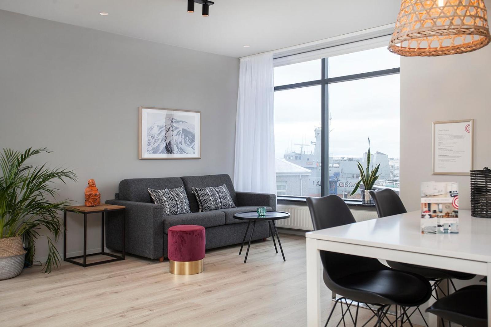 Premium Sea view Apartment with balcony - free parking photo 3