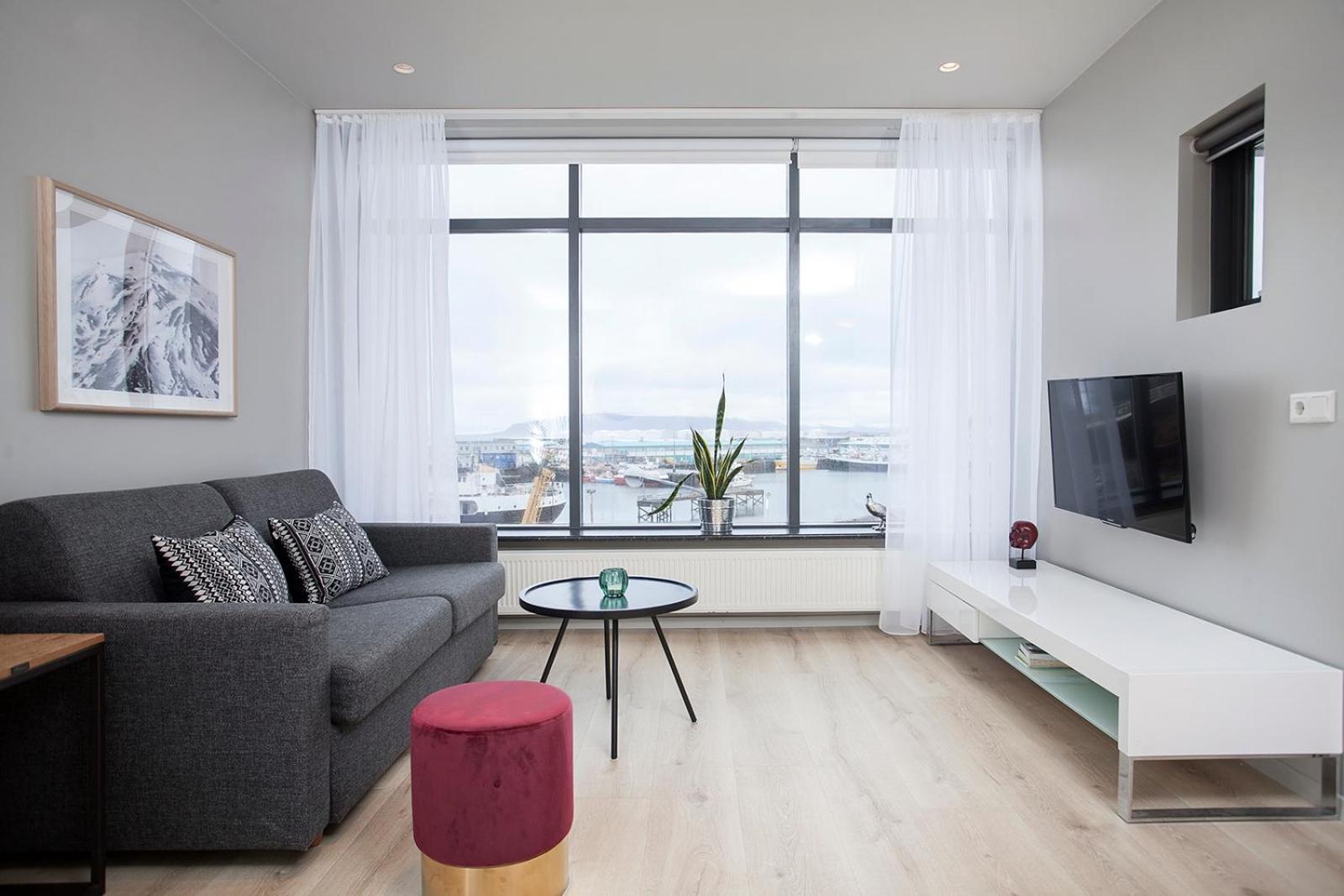 Premium Sea view Apartment with balcony - free parking photo 1