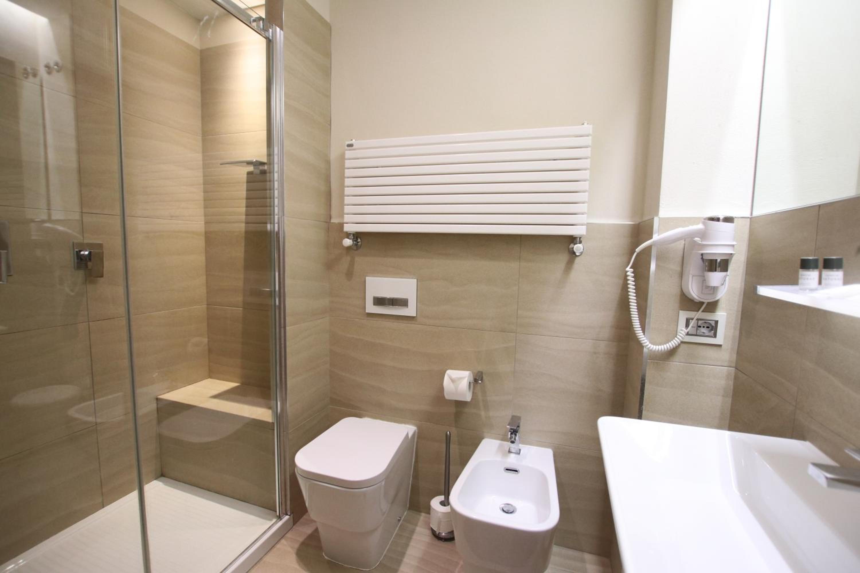 Triple Room - Photo 8