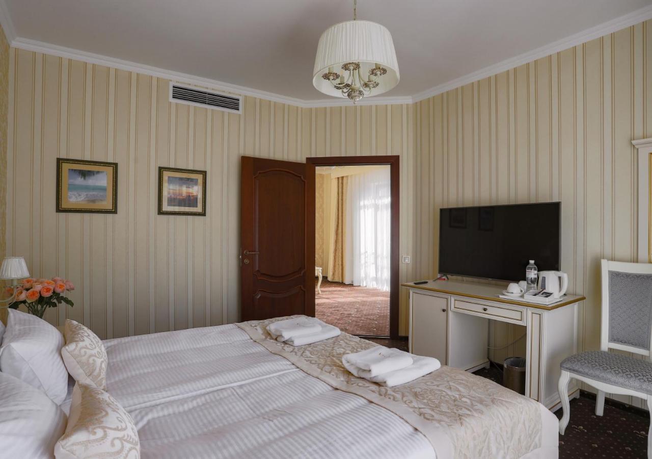Suite with Terrace photo 2