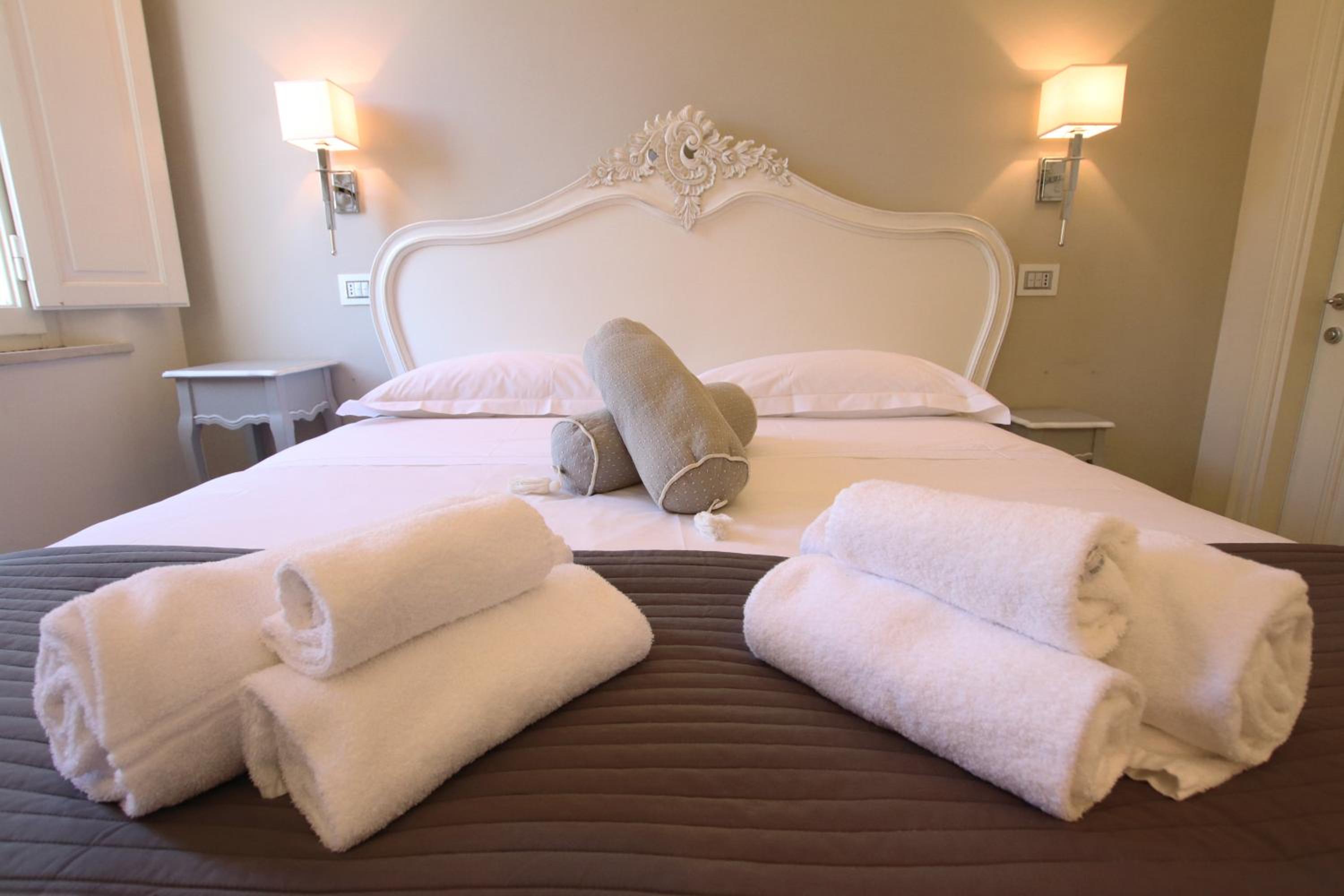 Double Room - Photo 21