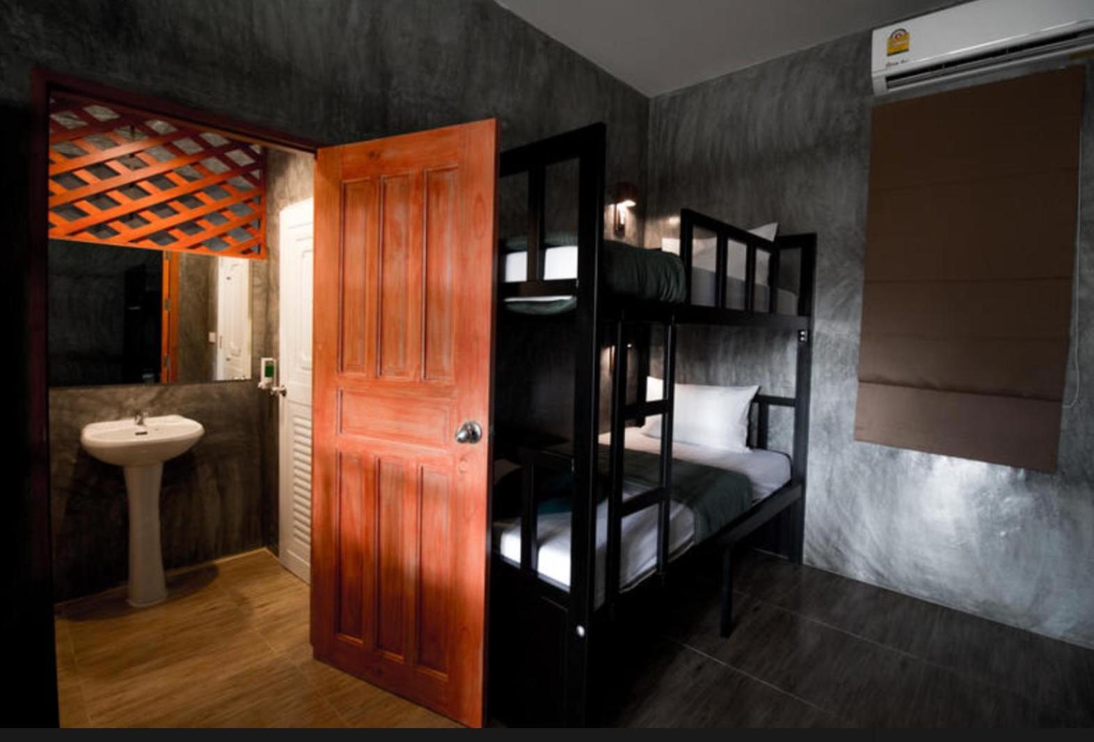Bed in 8-Bed Mixed Dormitory Room