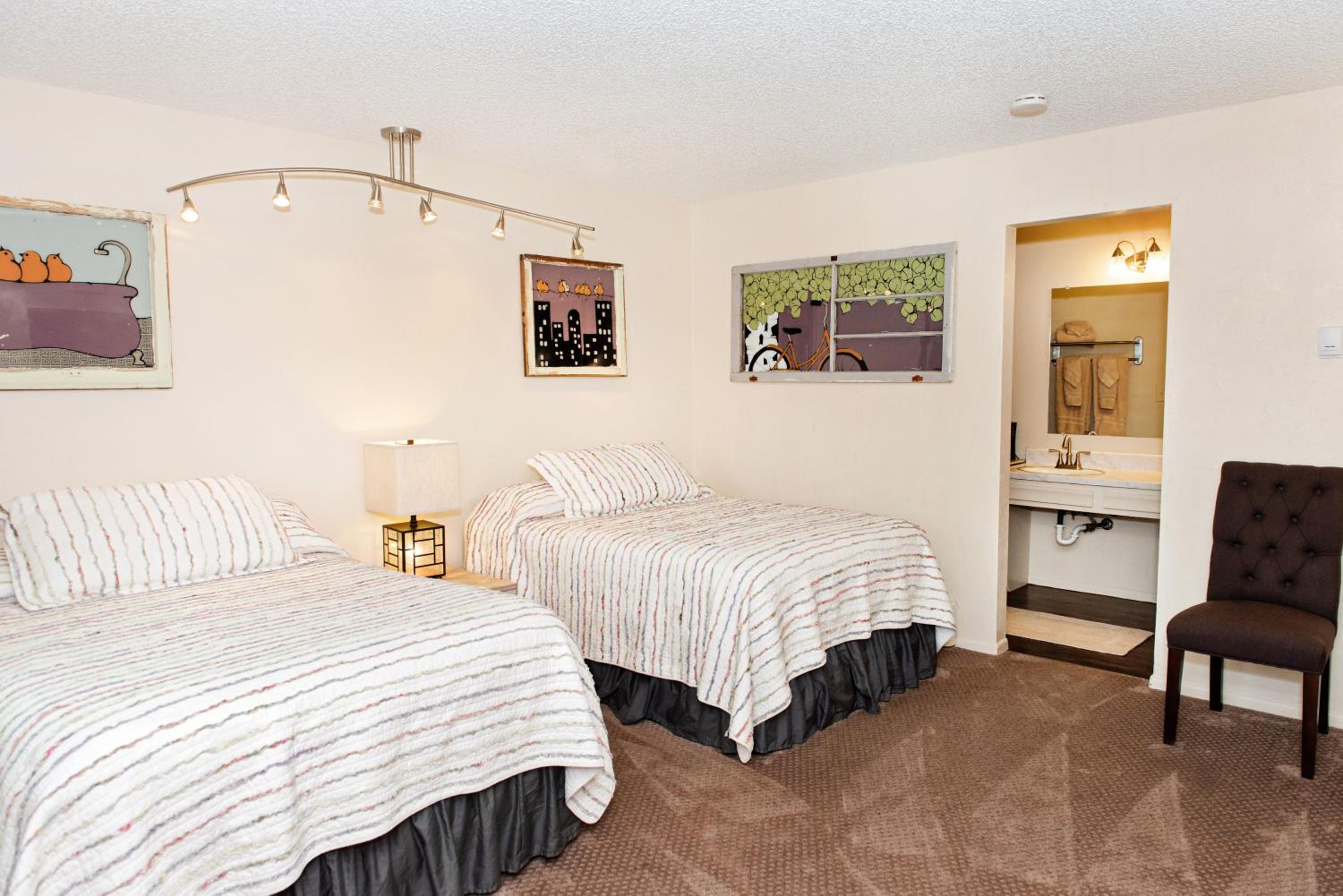 Standard Double Room with Mountain View photo 2