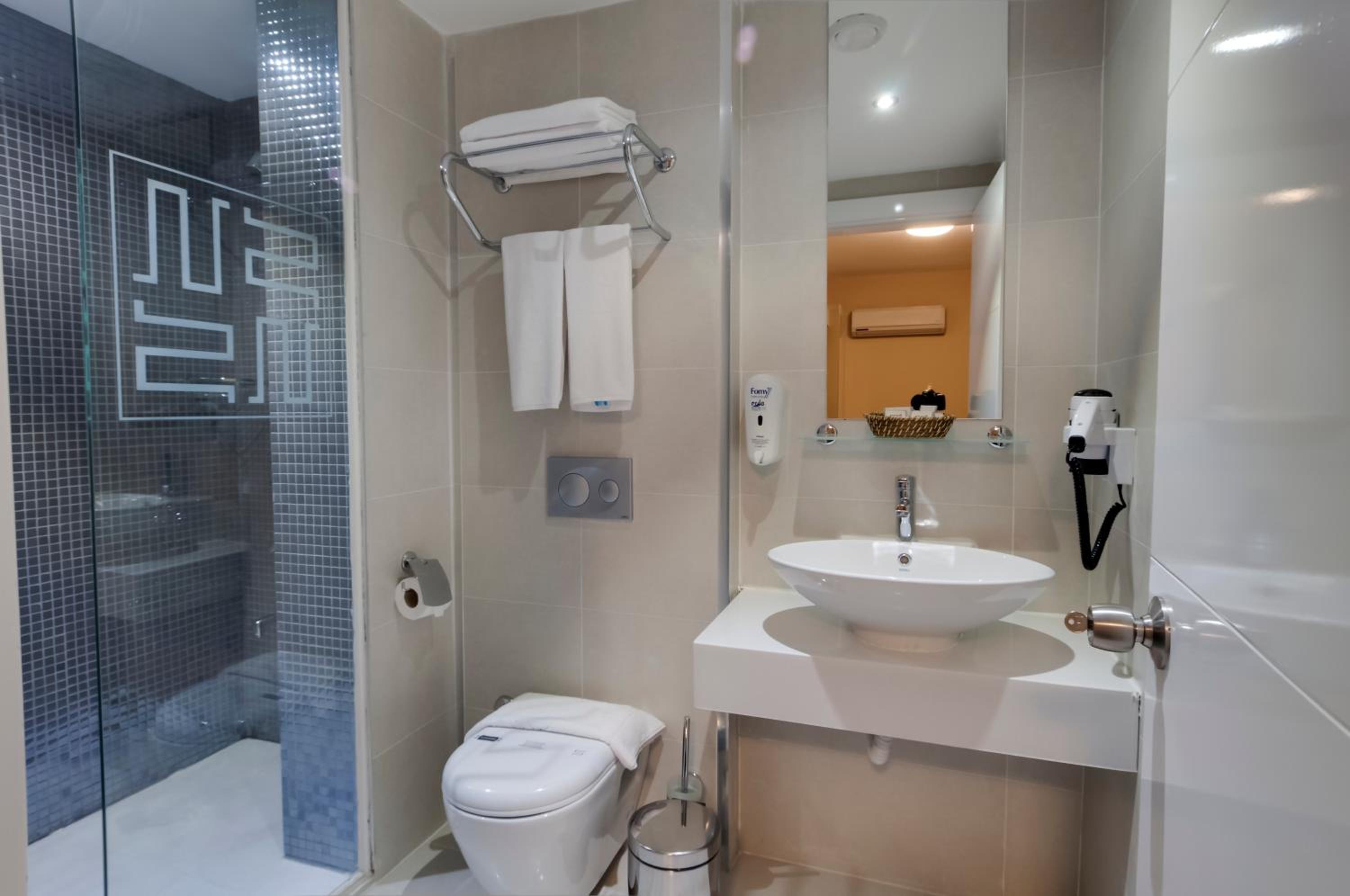 Standard Triple Room photo 3