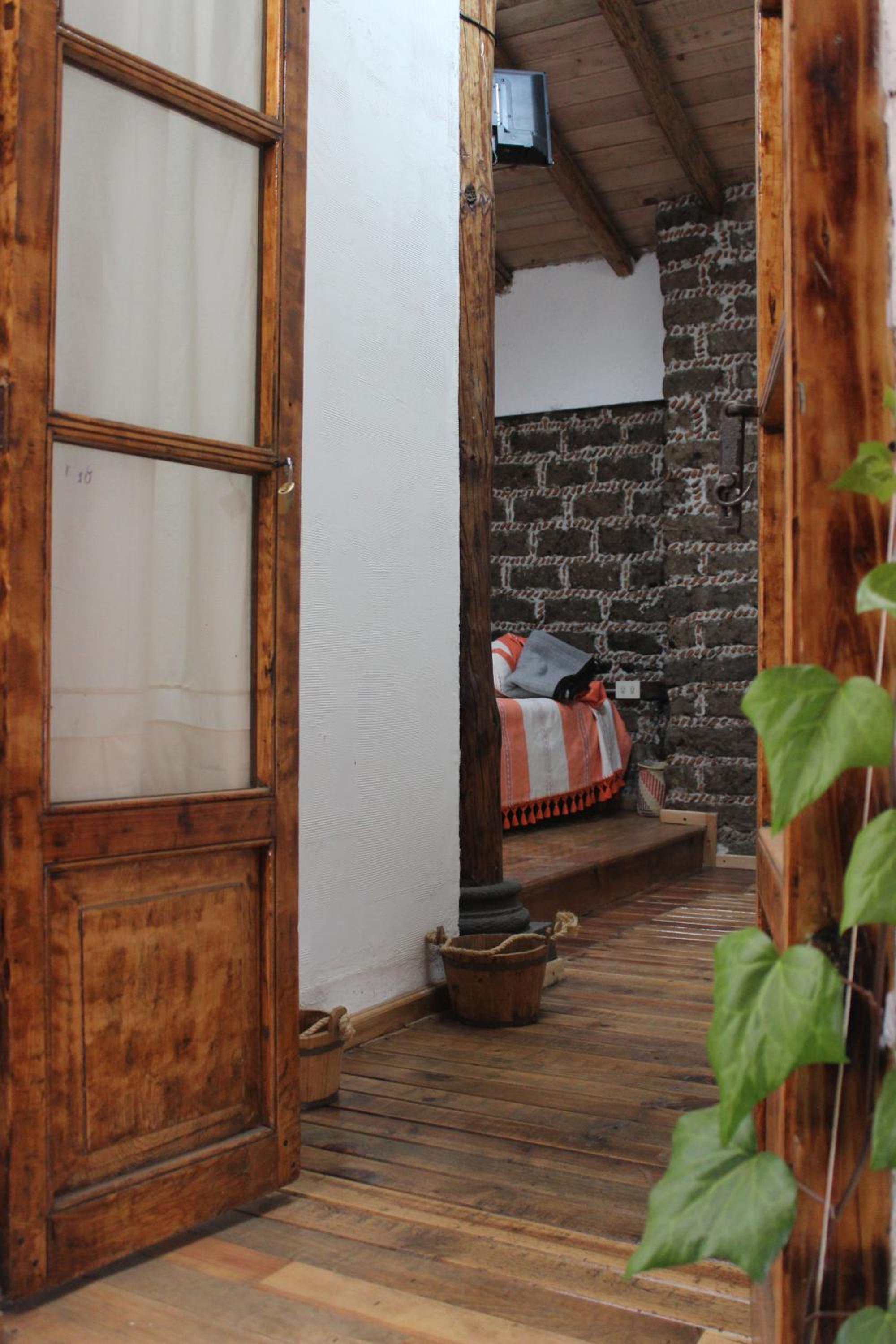 Double Room - Photo 16