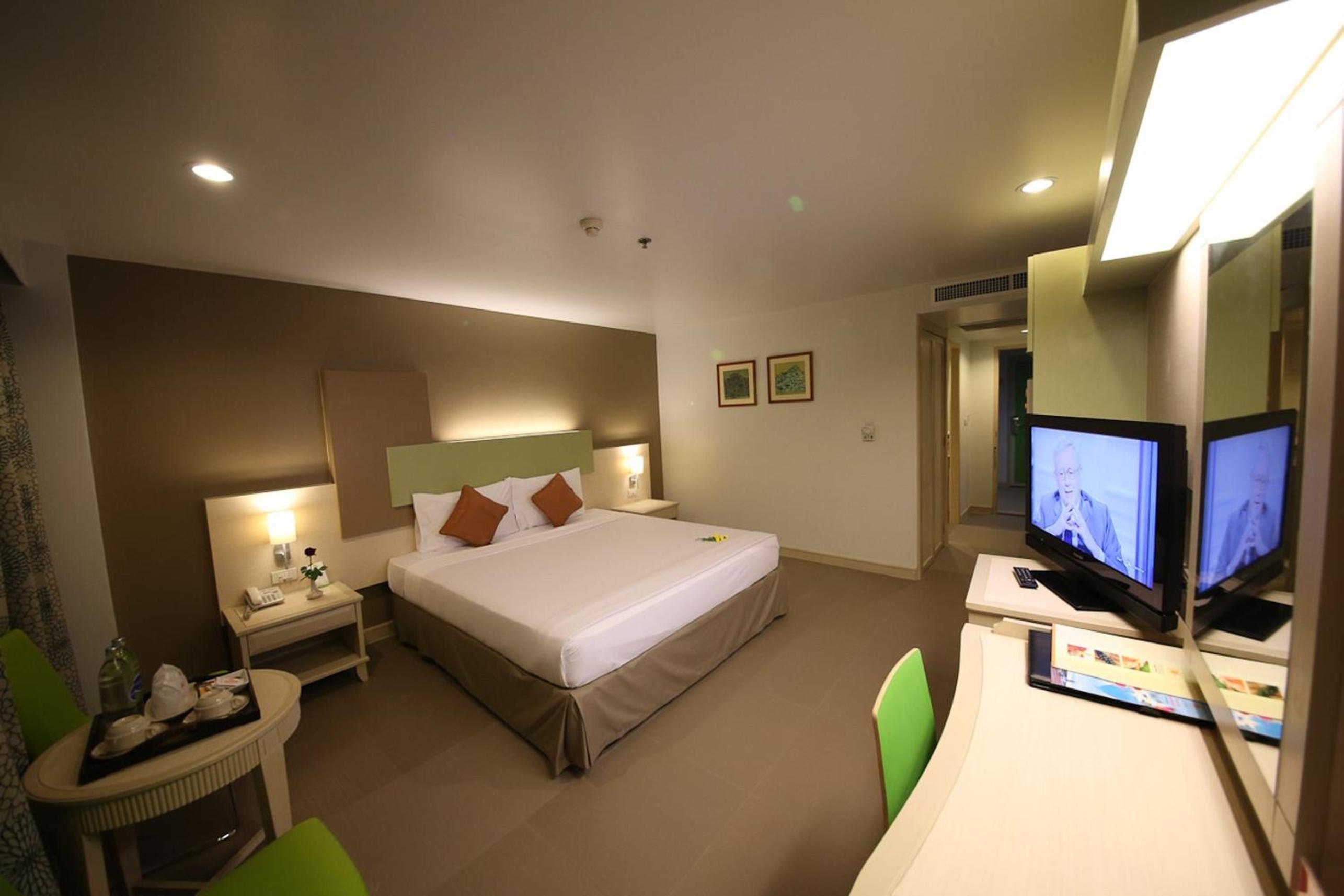 Deluxe Double Room - Photo 9