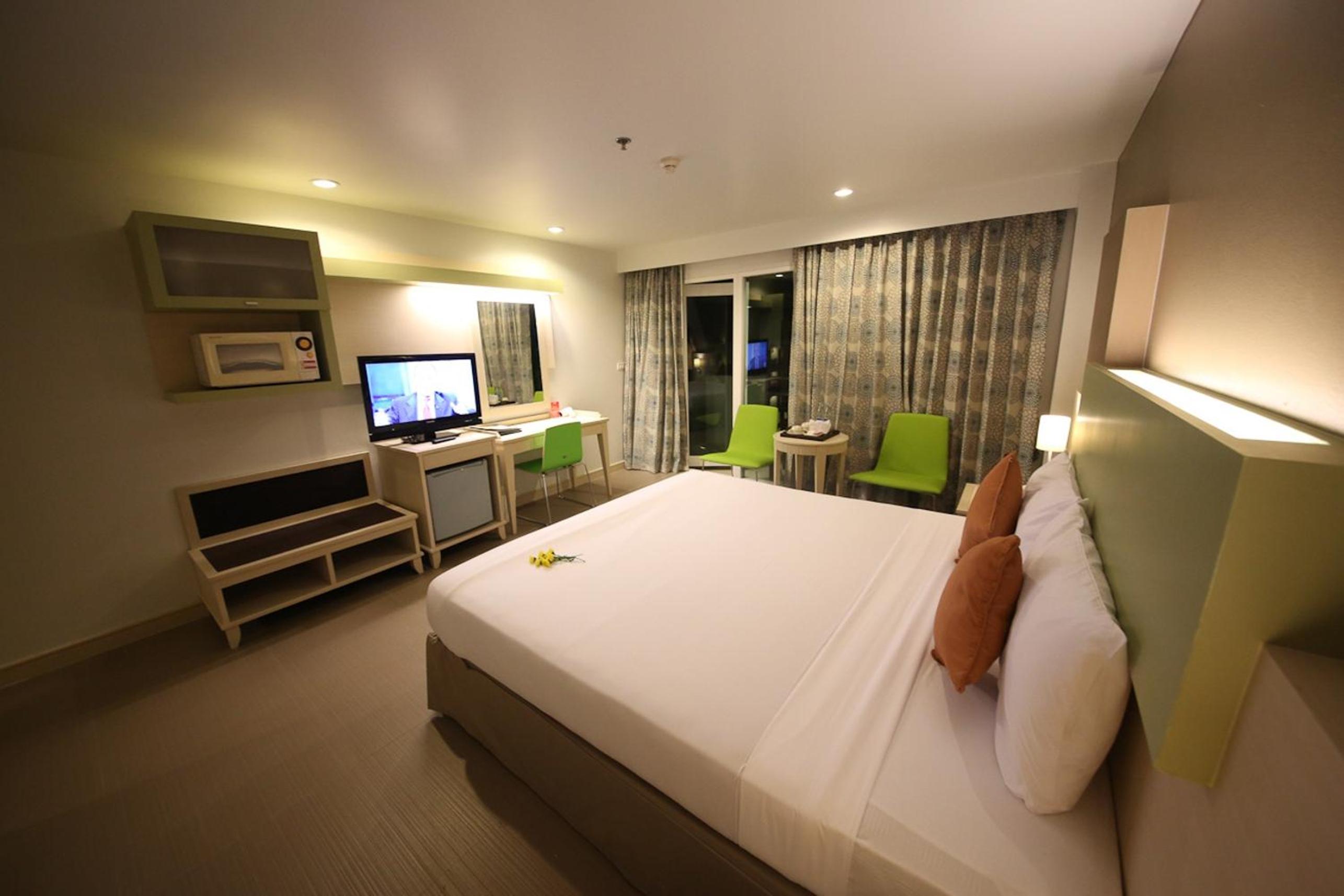 Deluxe Double Room - Photo 8