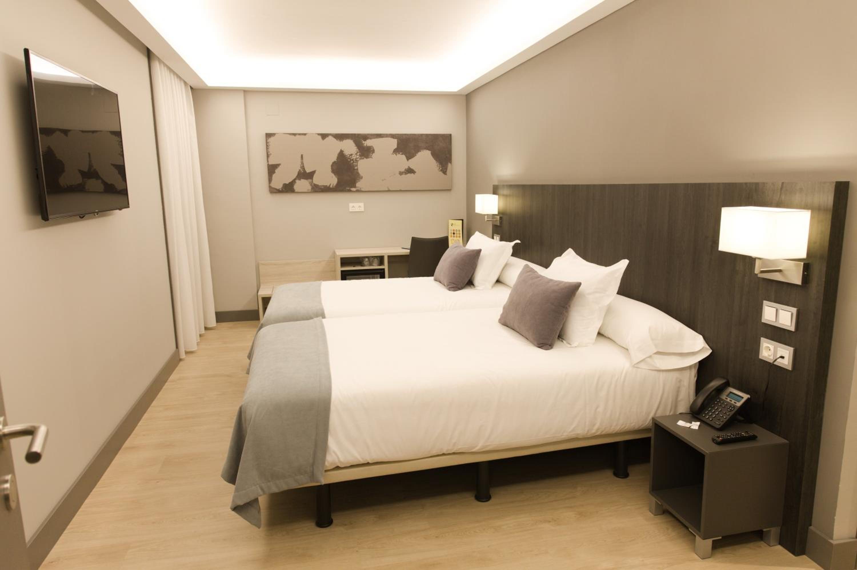 Superior Twin Room - Photo 2
