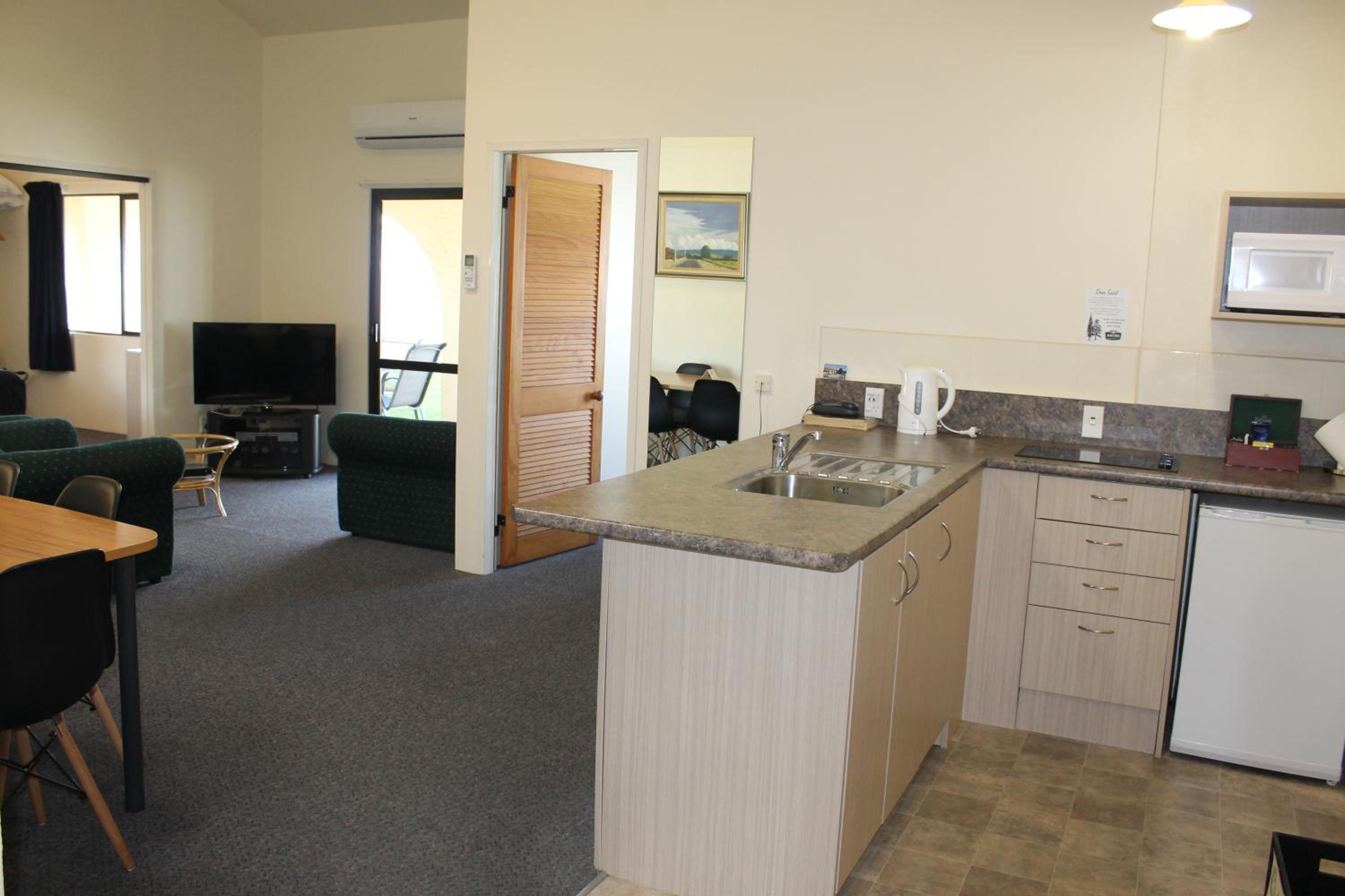 Large Two-Bedroom Apartment photo 2