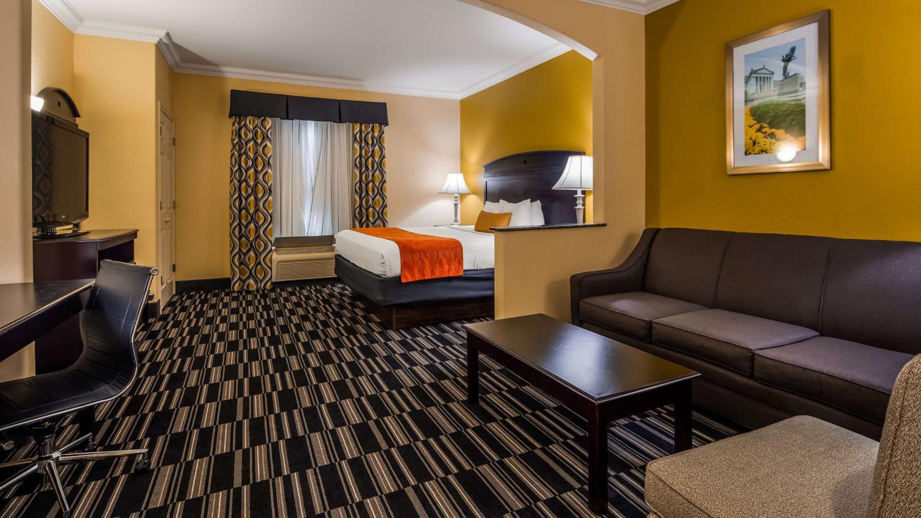 Mini King Suite - Non-Smoking - Photo 1