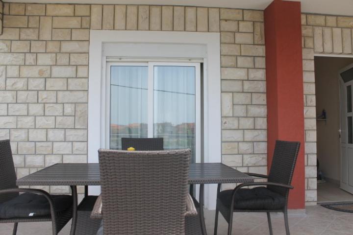 One-Bedroom Apartment with Terrace with Sea View - Photo 5