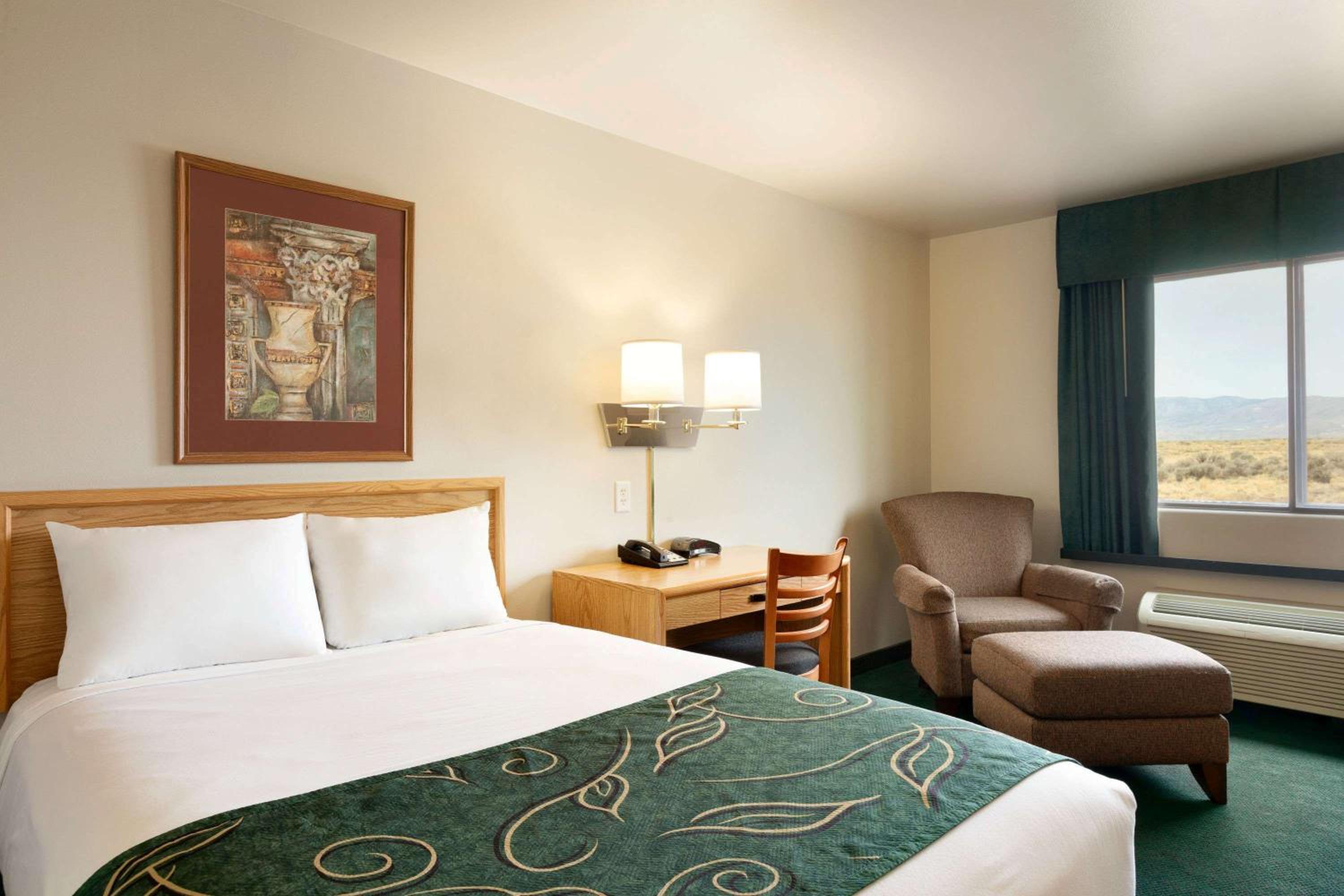 Double Room - Non-Smoking  - Photo 1