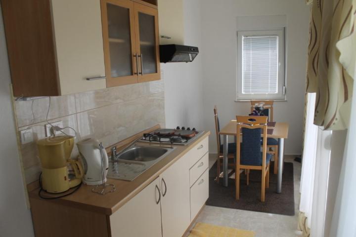 One-Bedroom Apartment with Terrace with Sea View - Photo 2