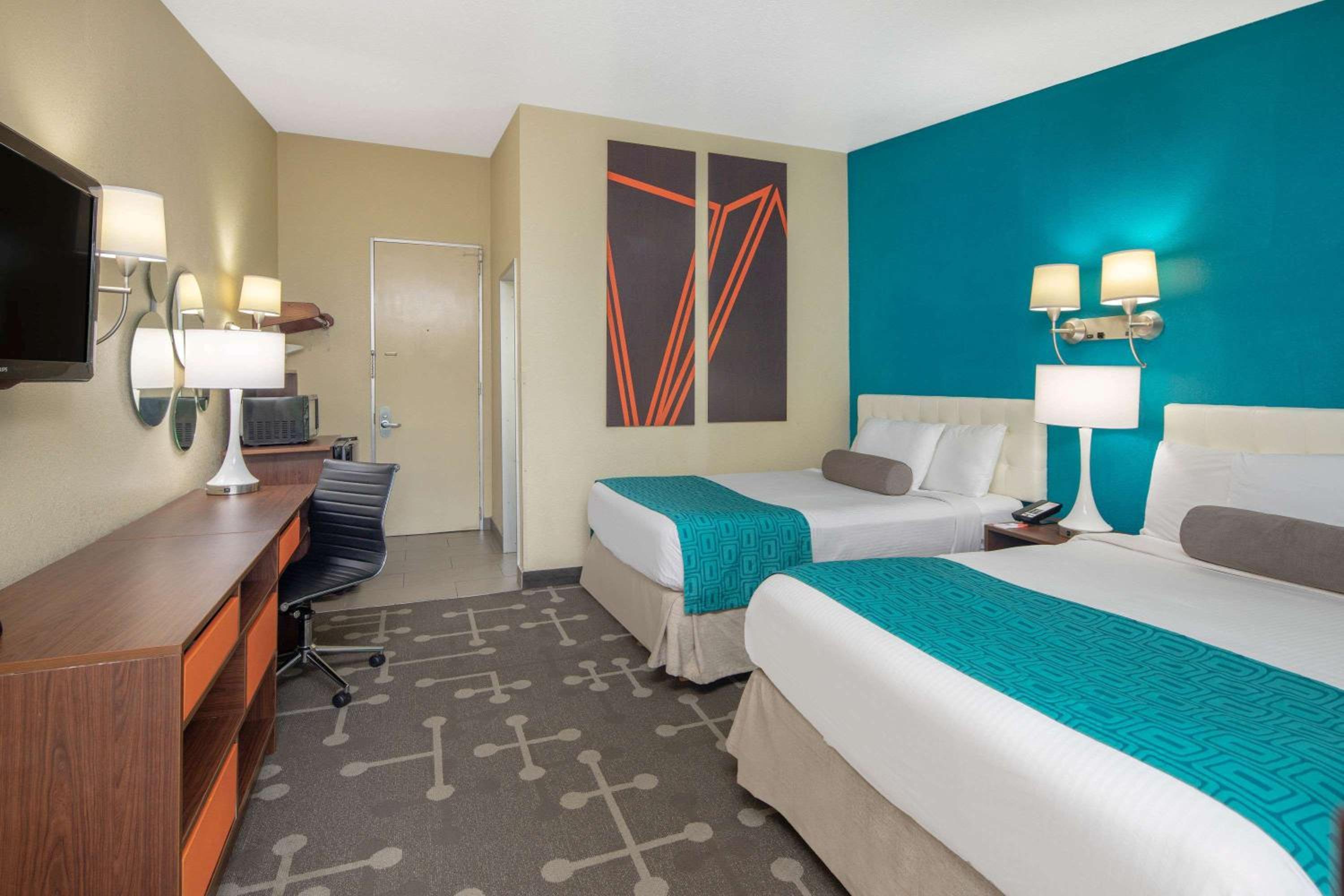 Double Room with Two Double Beds - Second Floor/Smoking - Photo 3