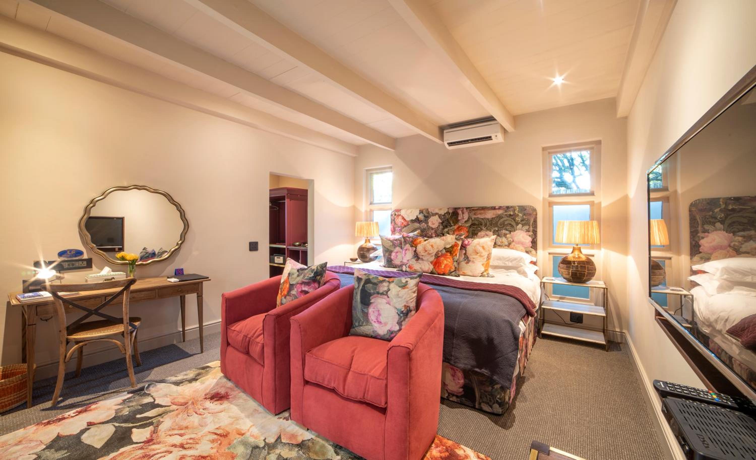 Luxury Room - Photo 9