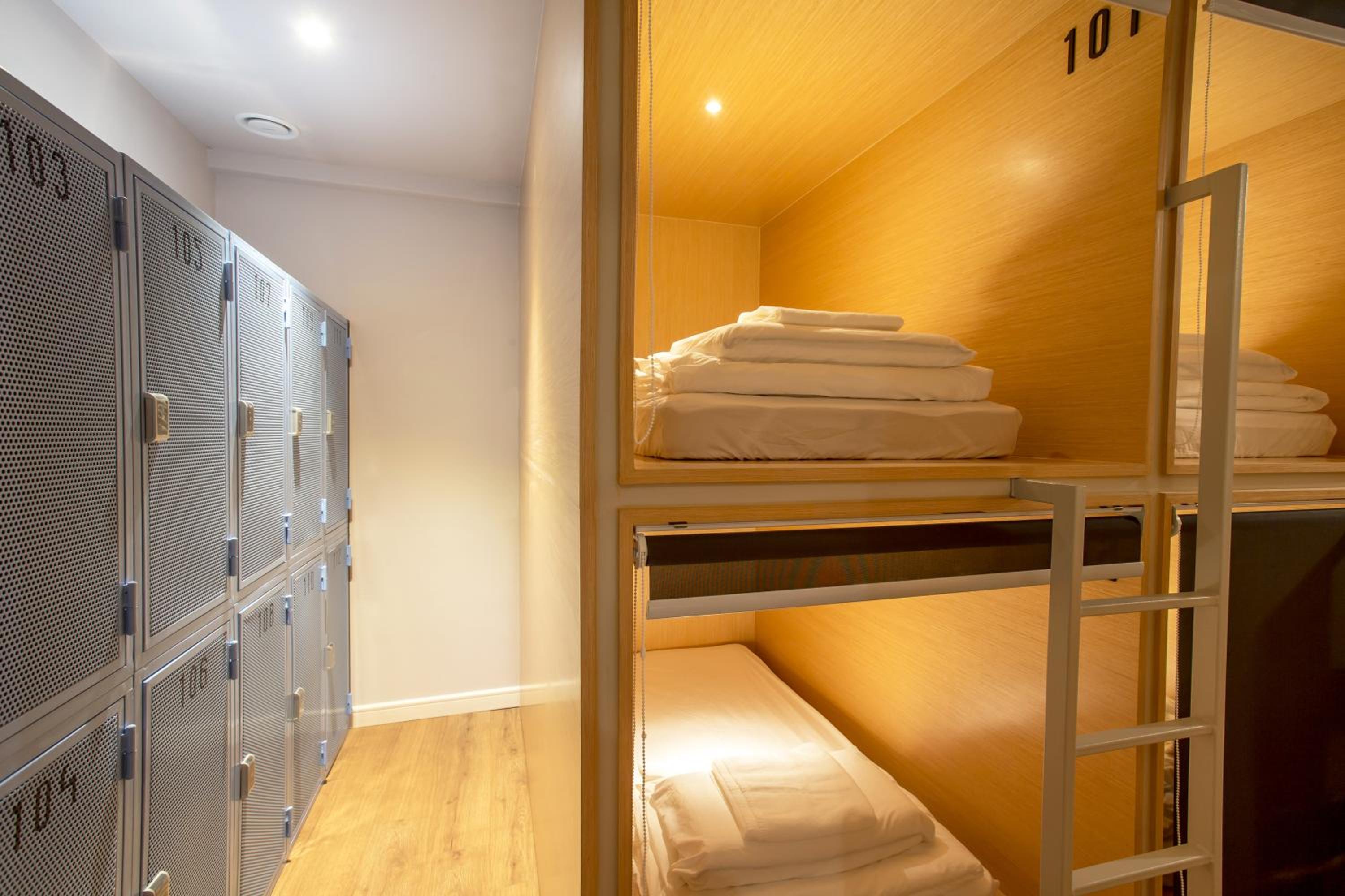 Single Bed in Mixed Dormitory Room photo 2