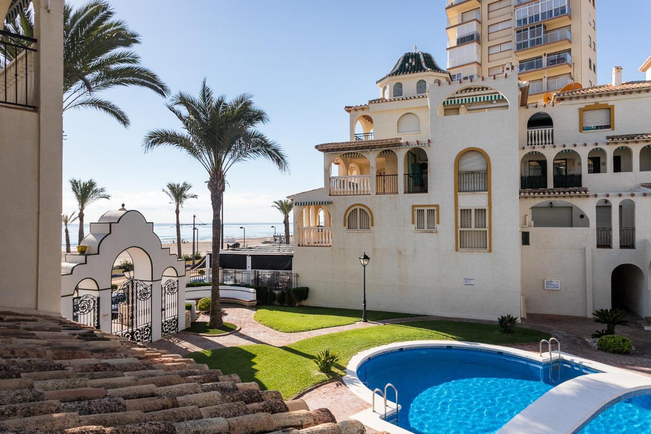 Two-Bedroom Apartment with Sea View photo 3