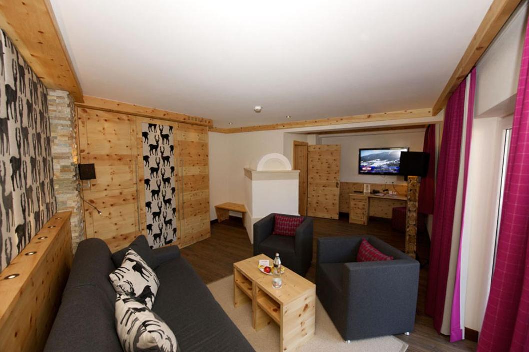 Comfort One-Bedroom Suite - Photo 3