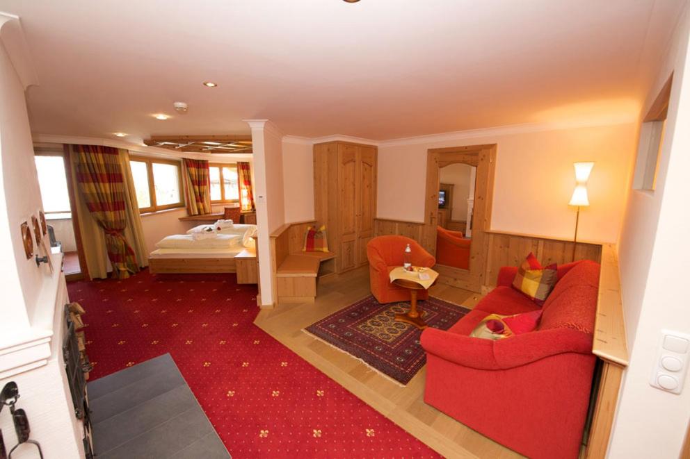 One-Bedroom Suite - Photo 1