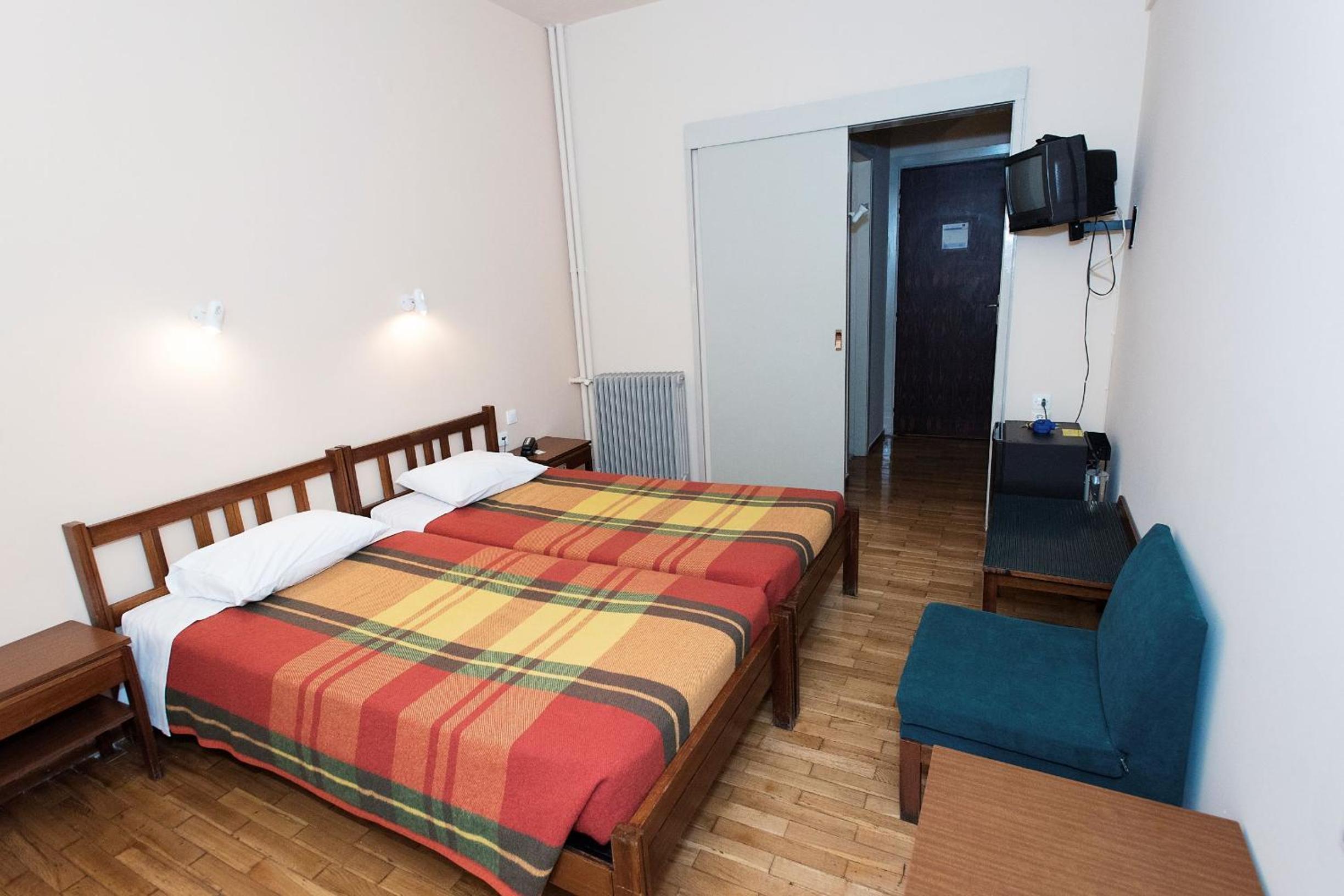 Double Room - Photo 18