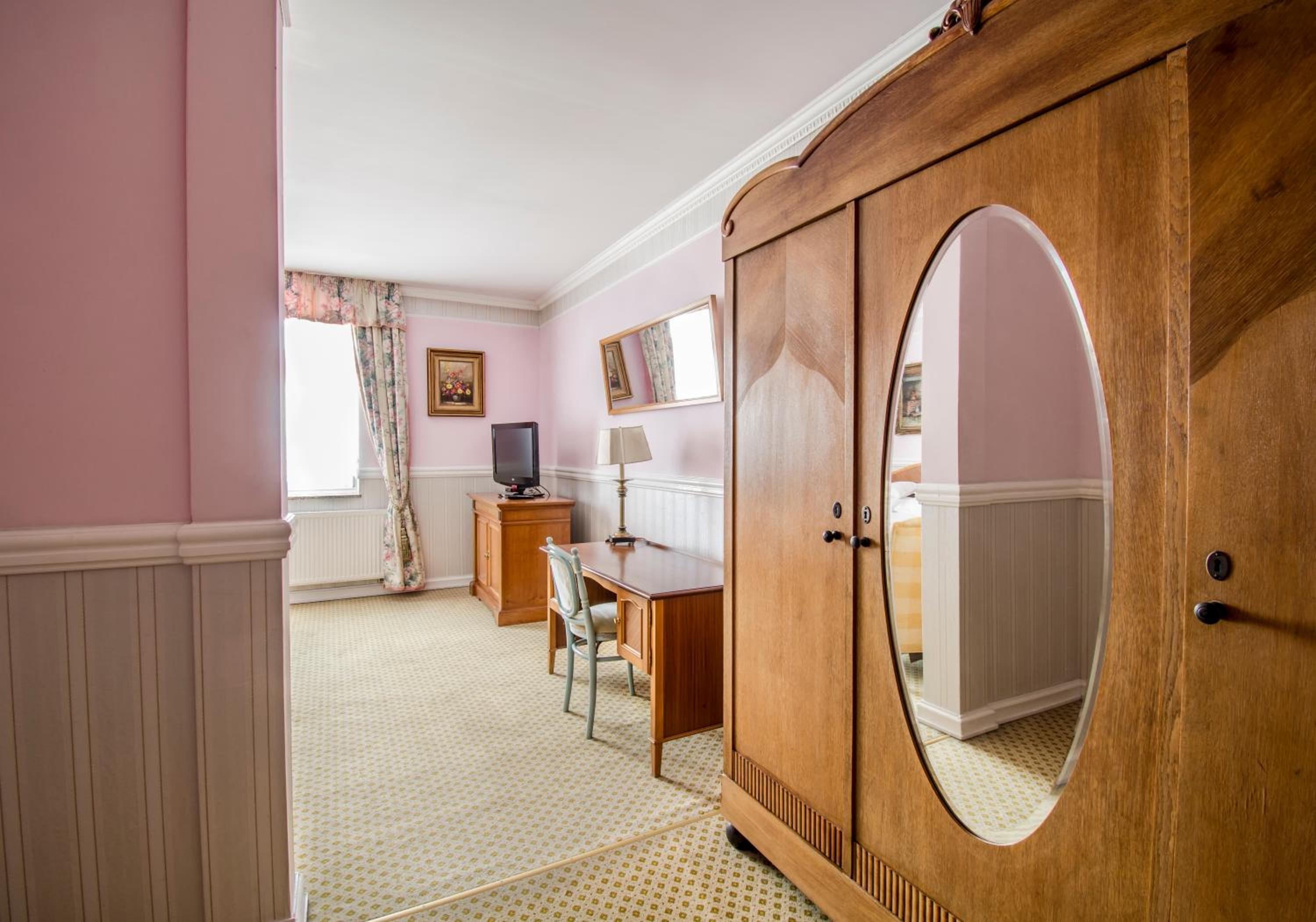 Superior Double or Twin Room photo 3