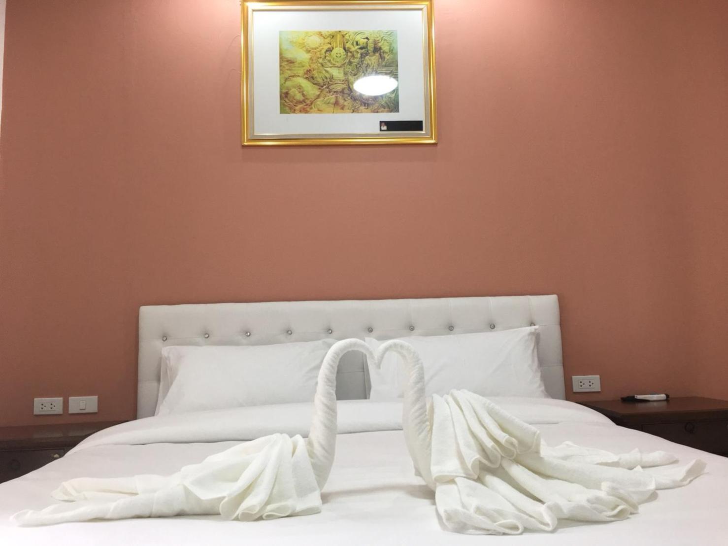 Standard Double Room - Photo 8