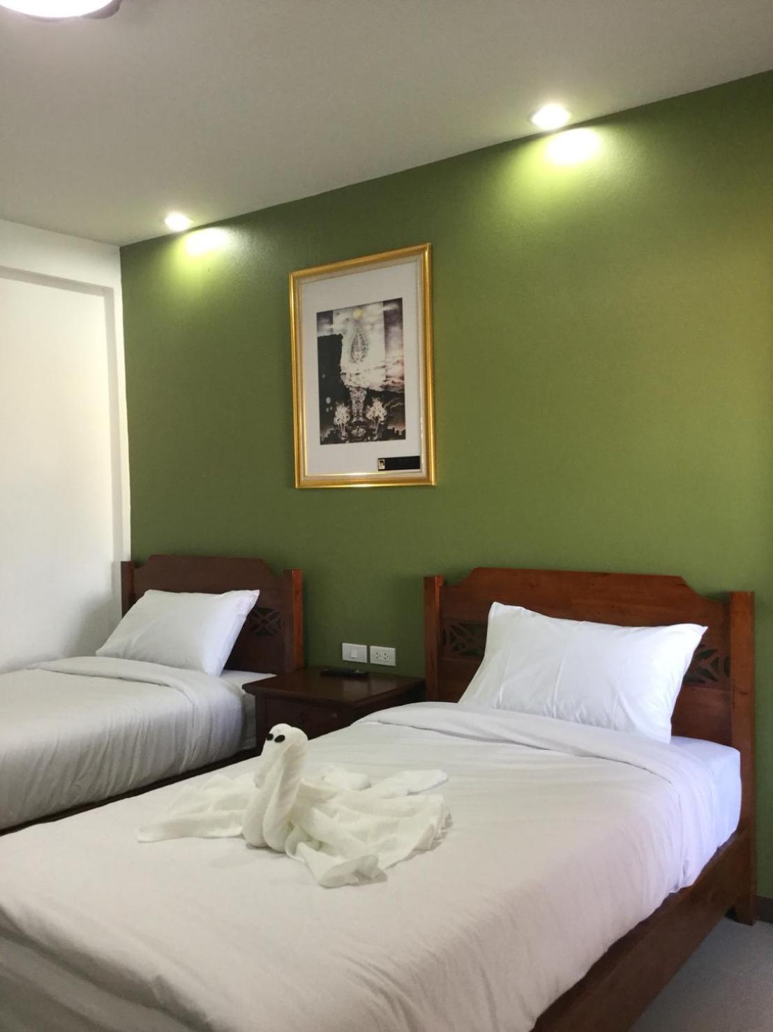 Twin Room - Photo 5