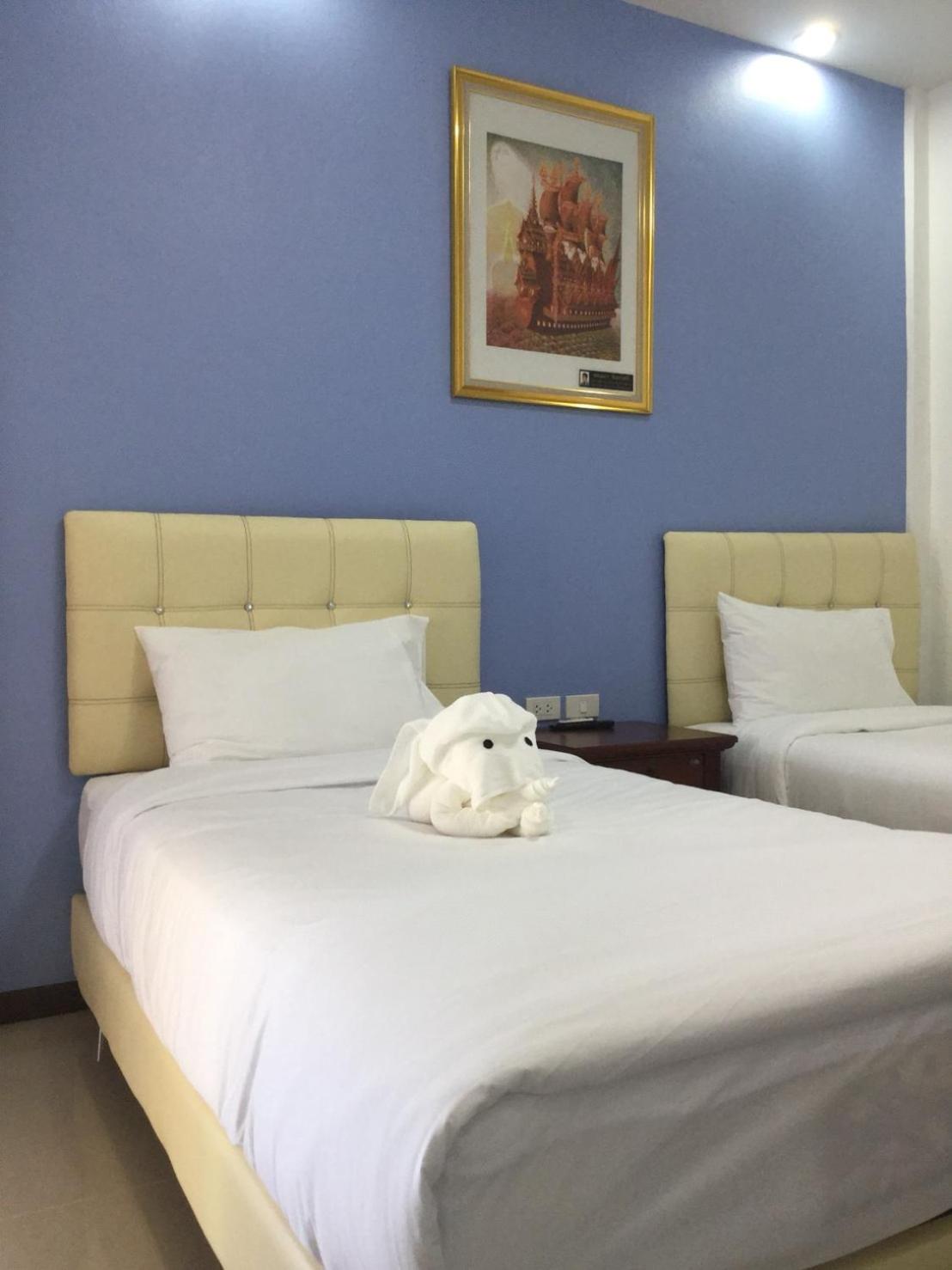 Twin Room - Photo 4
