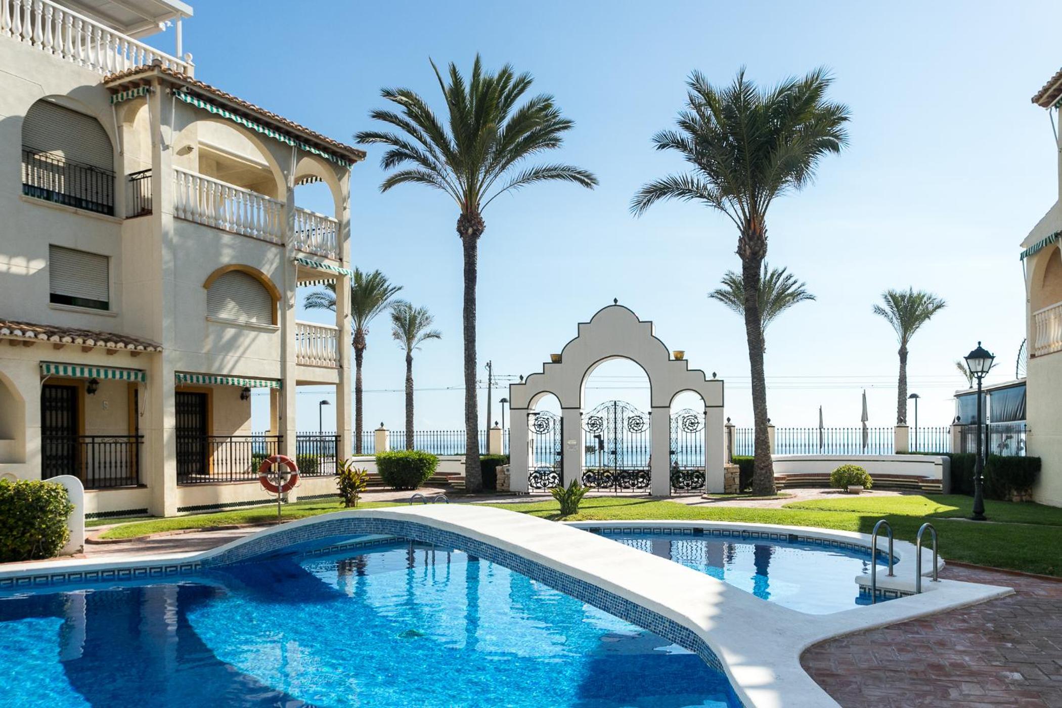 Two-Bedroom Apartment with Sea View photo 2