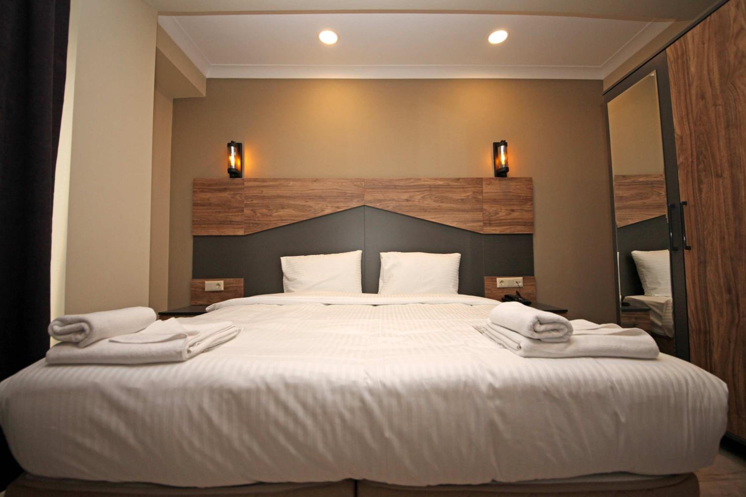 One-Bedroom Apartment photo 3