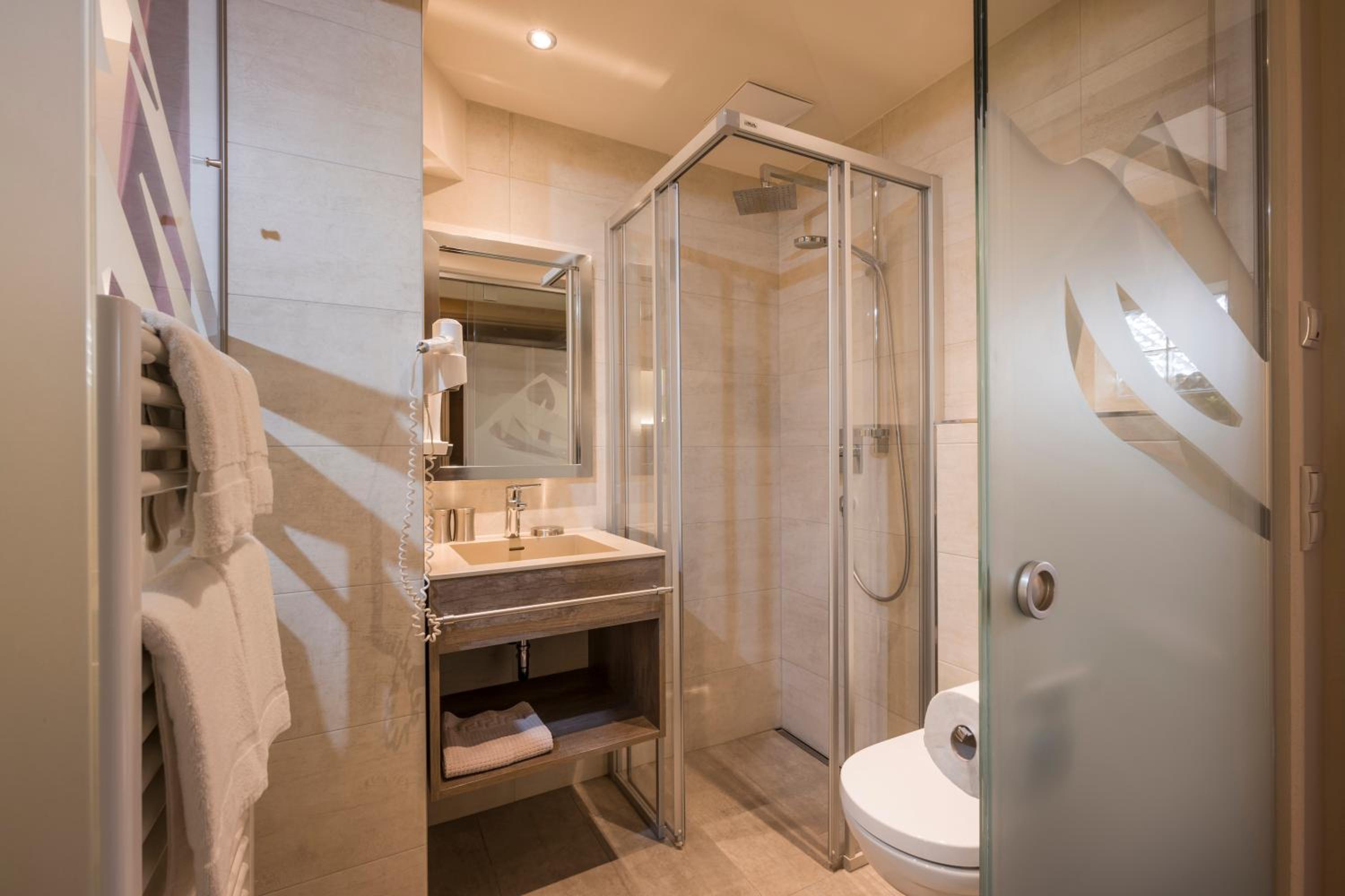 Deluxe Double Room with Balcony photo 2