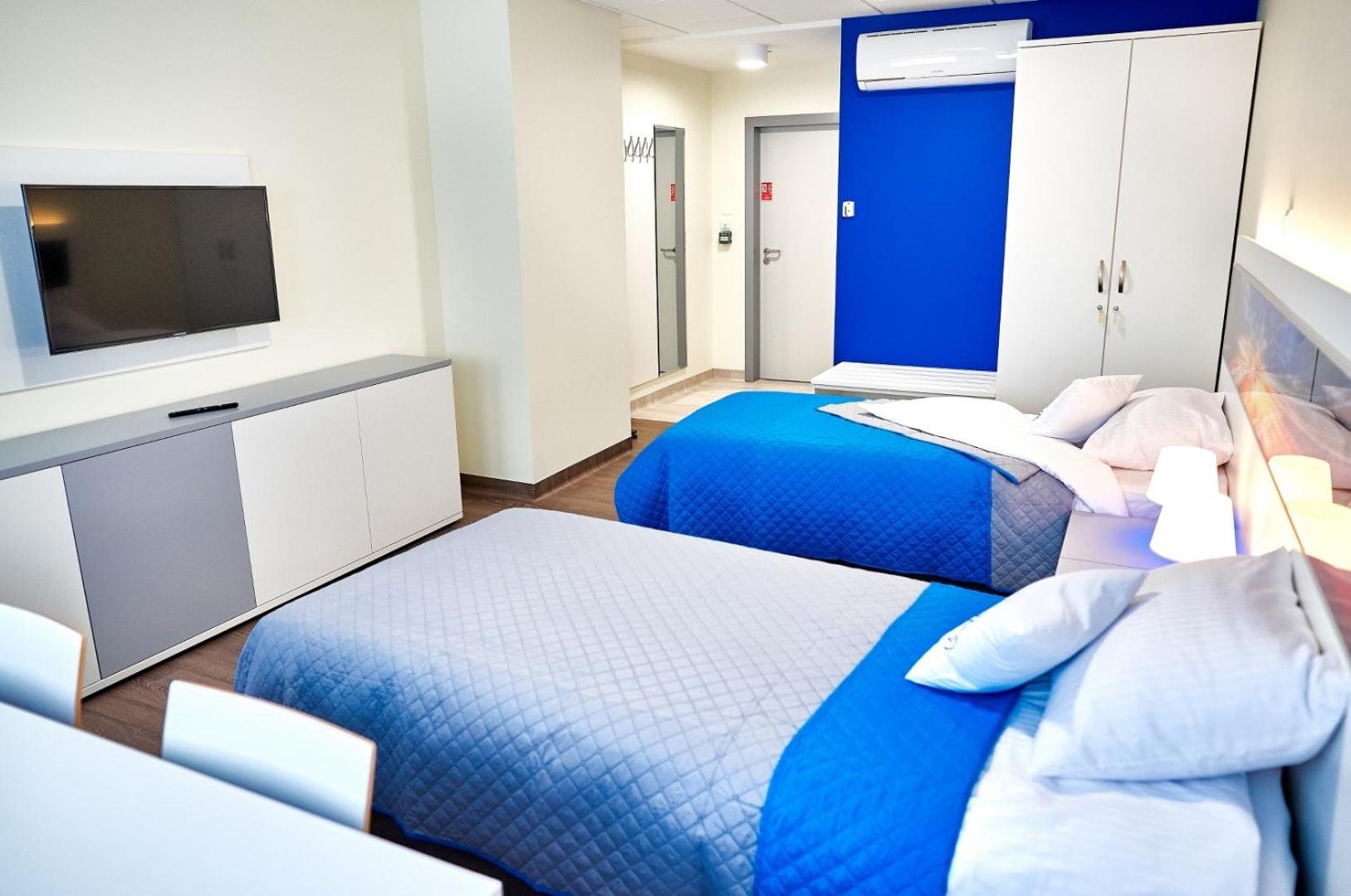 Double Room with Private Bathroom - Photo 4