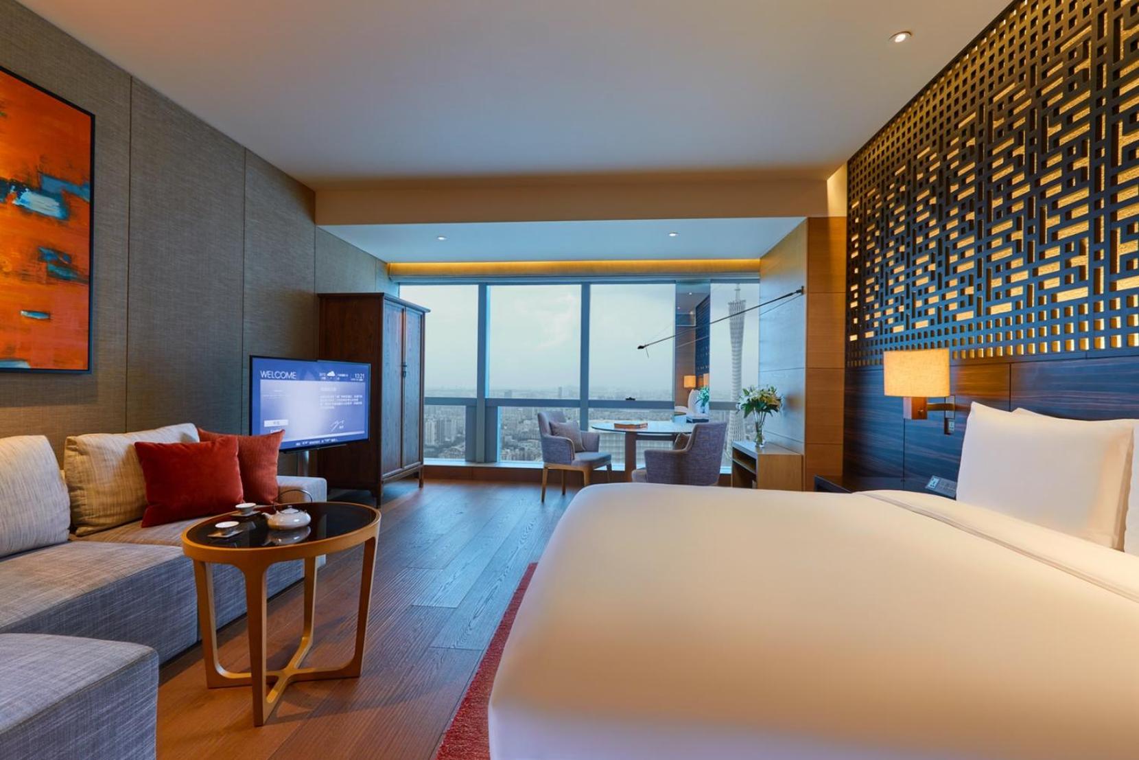 1 King Bed, Canton Tower View