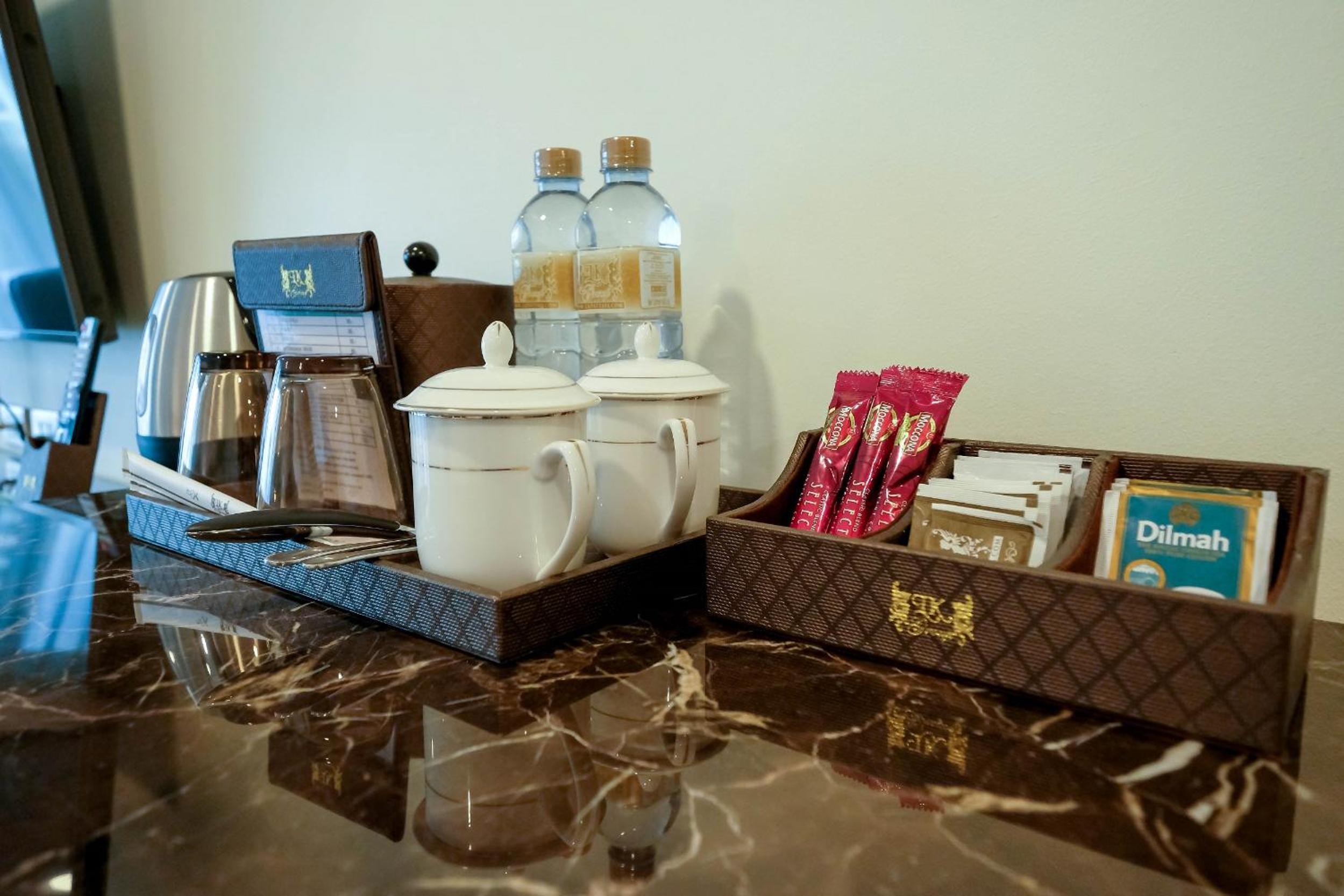 Deluxe Twin Beds City View