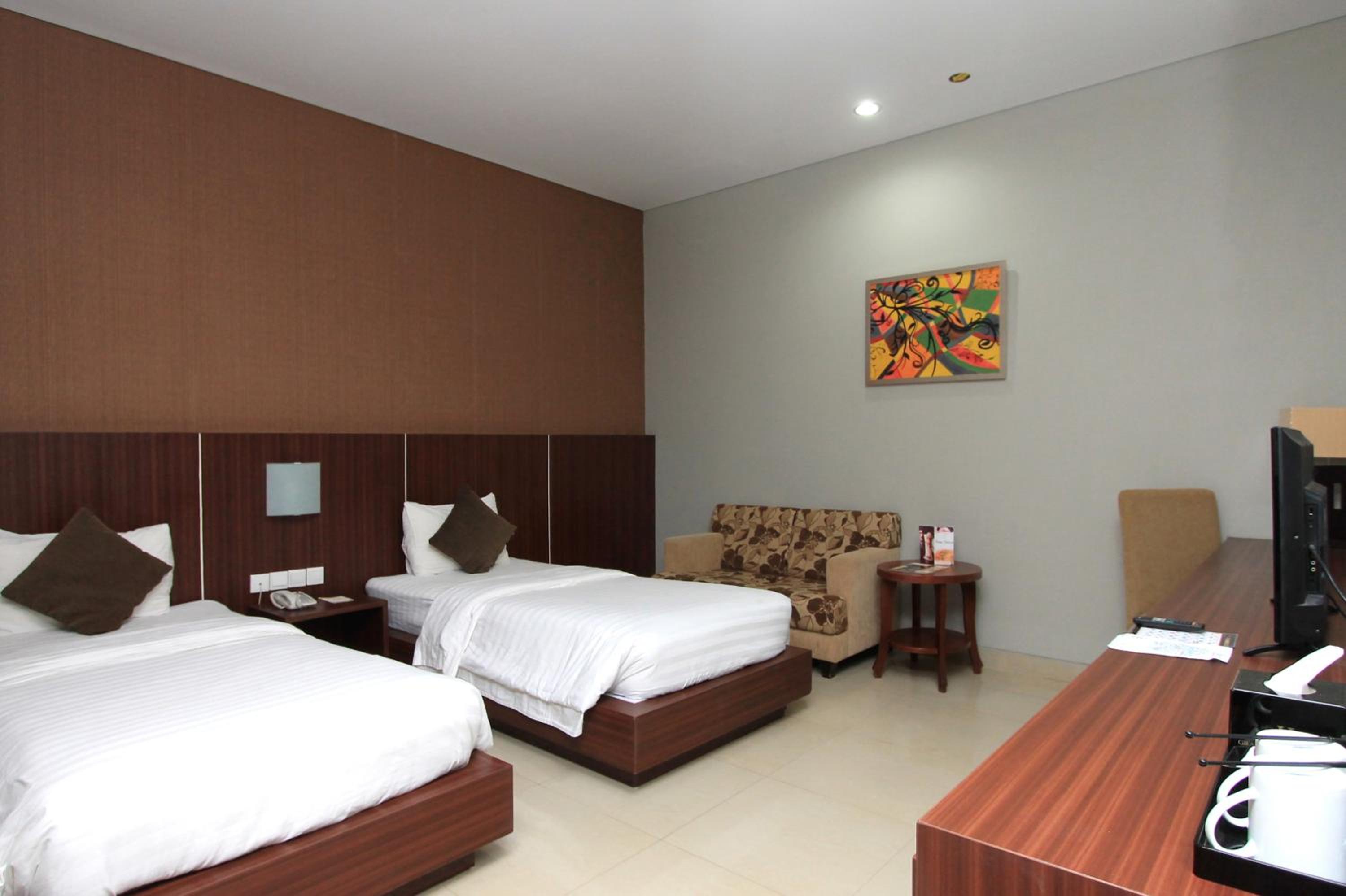Superior Twin Room - No Window photo 2