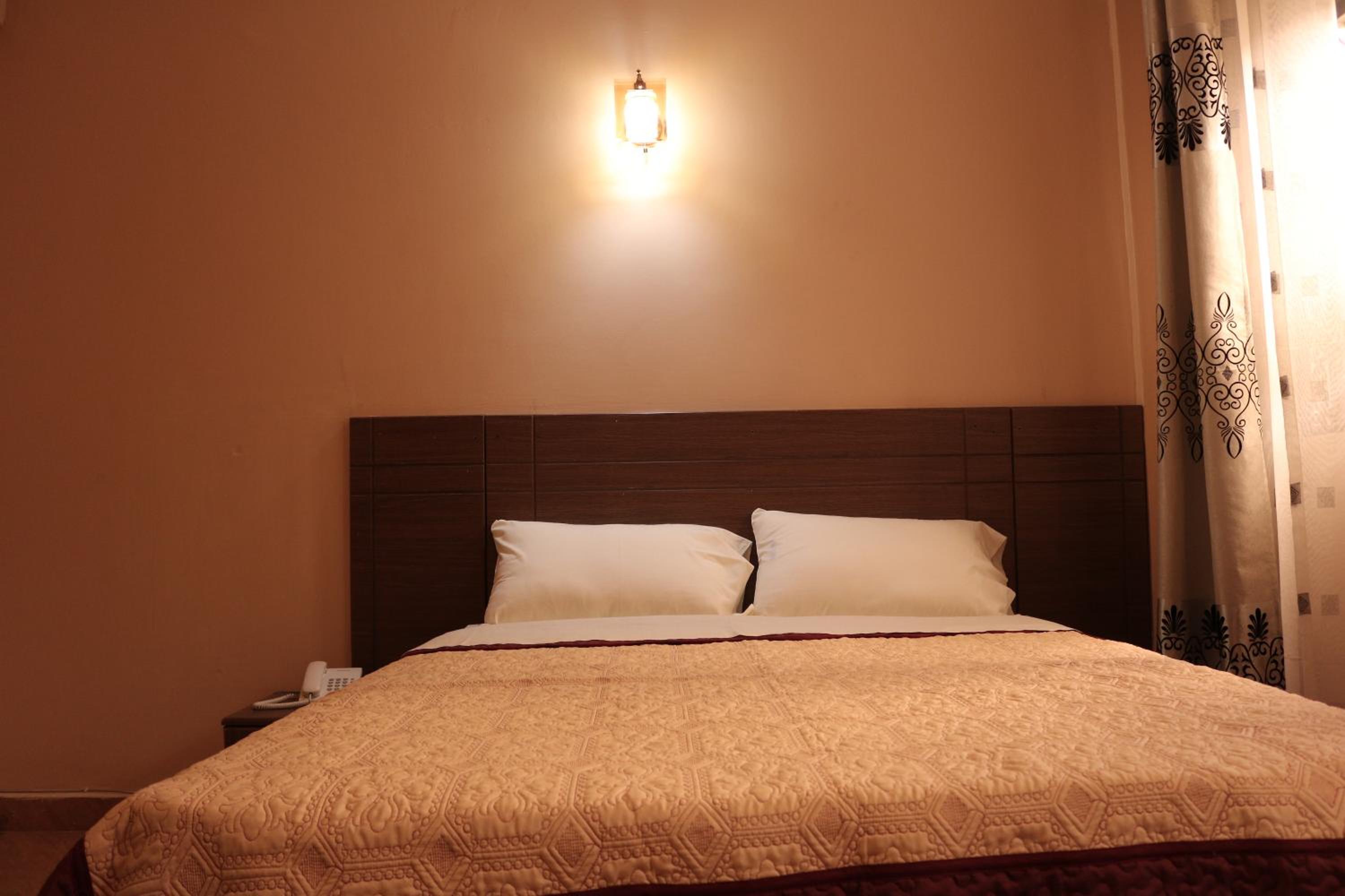 Deluxe Single Room