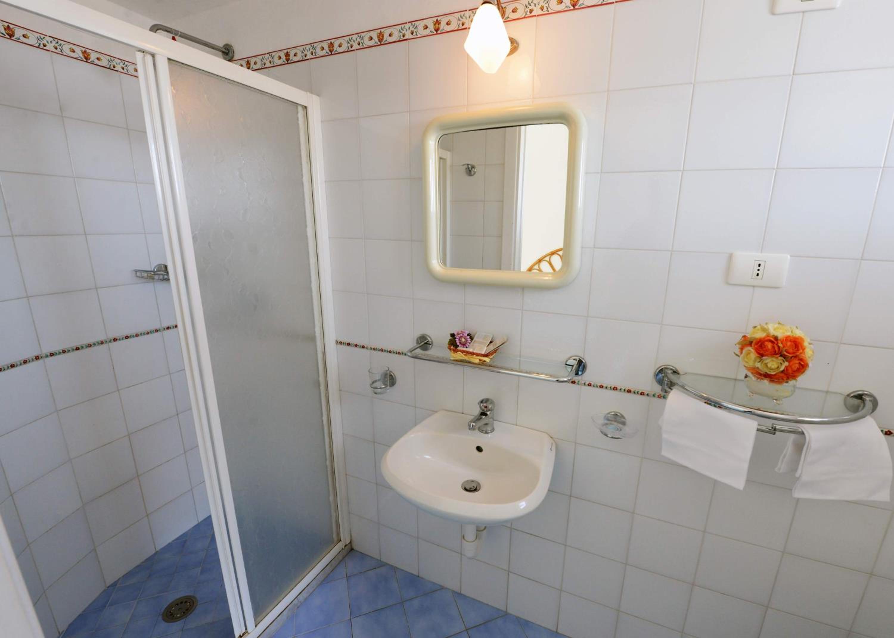 Double Room - Photo 4