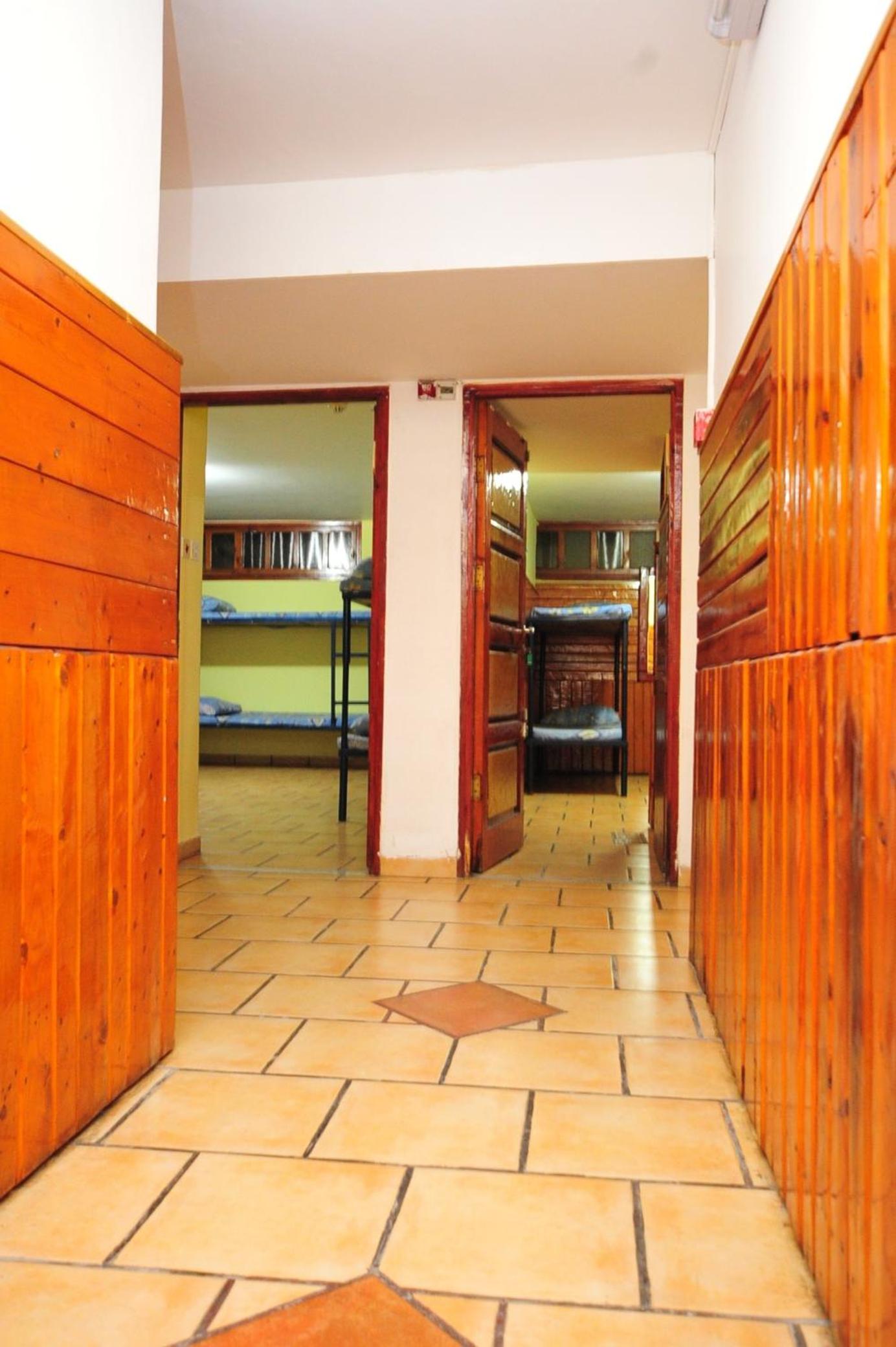 Quadruple Room with Private Bathroom photo 1