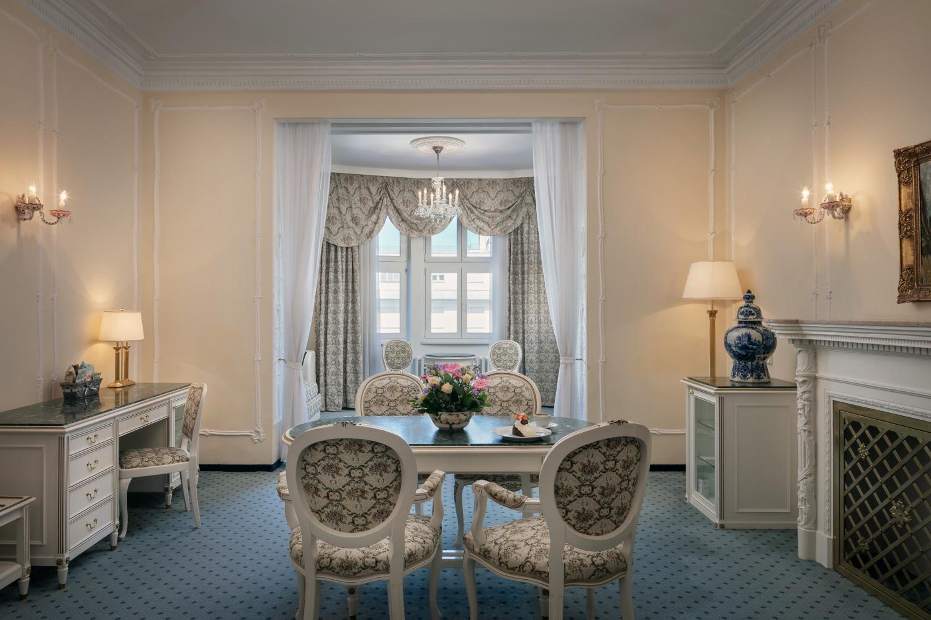 Deluxe Suite