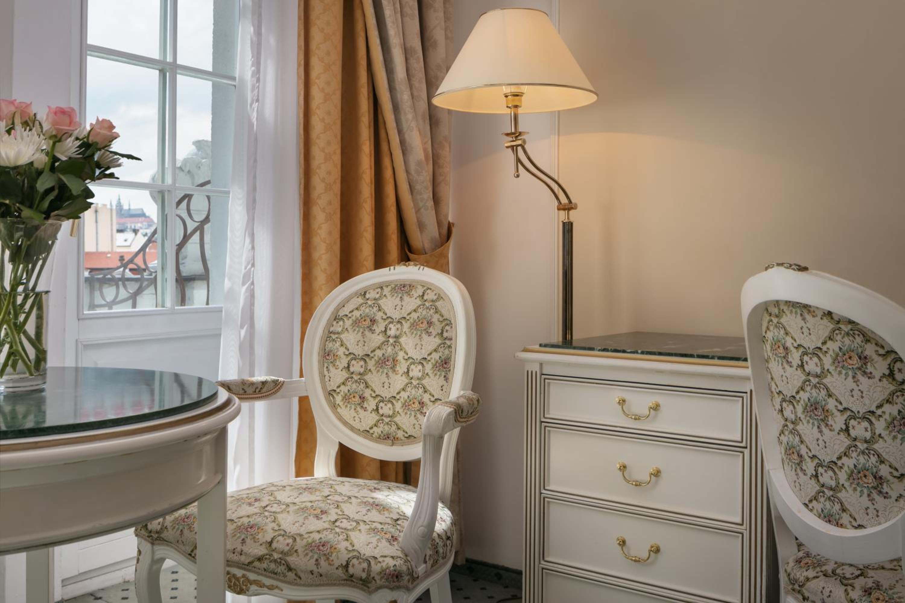 Deluxe Suite