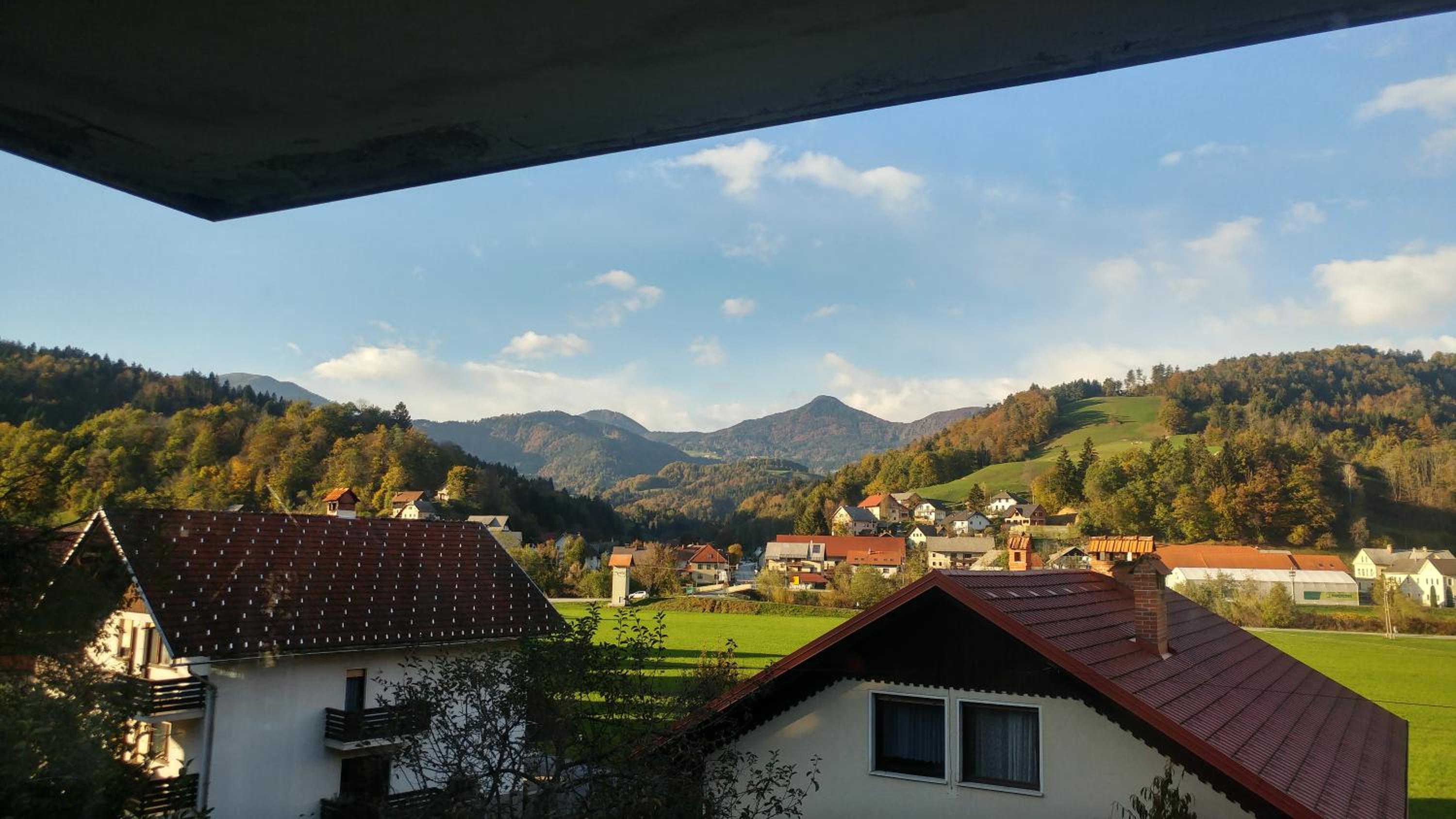 Apartment with Mountain View photo 3