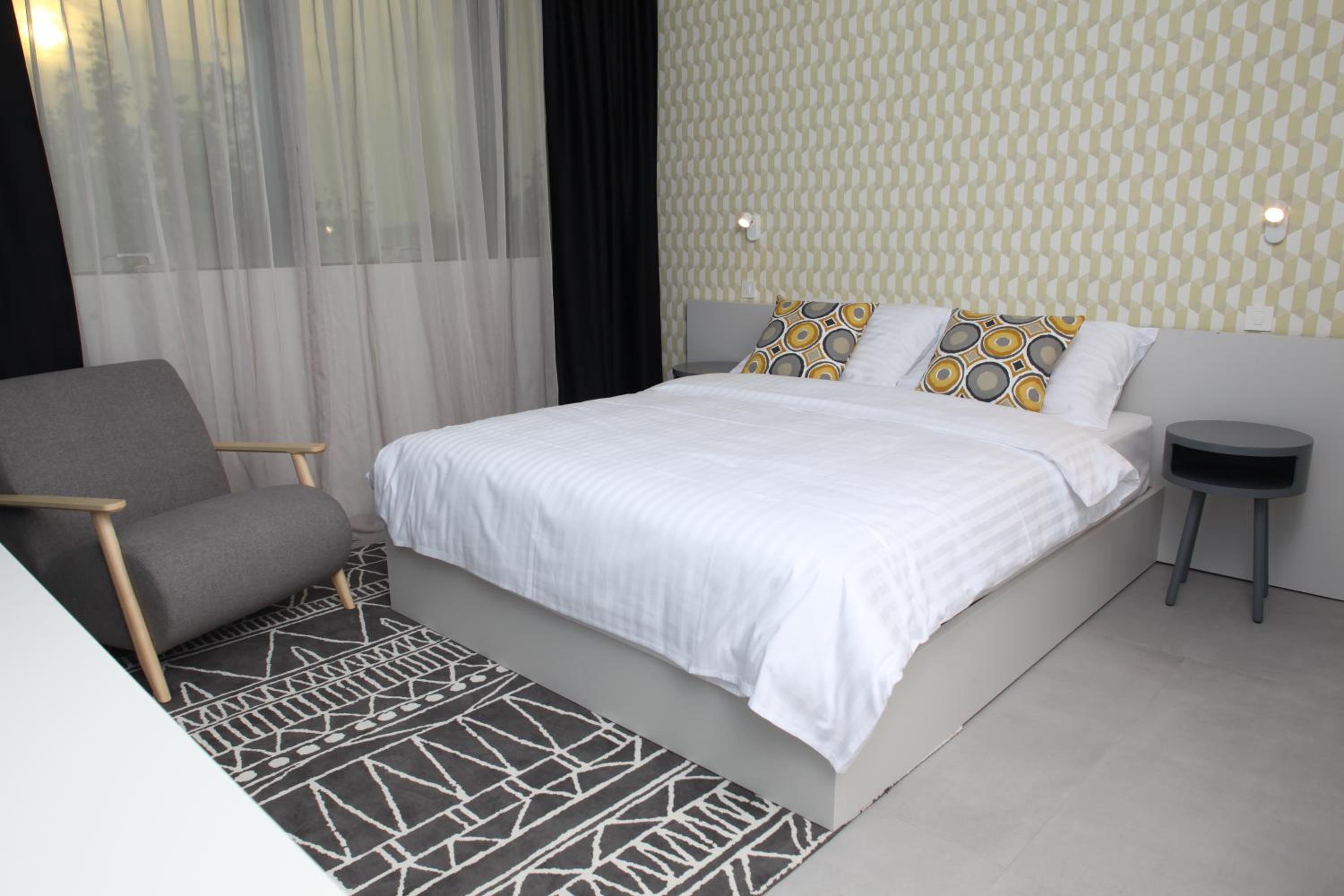Double Room with Free Parking - Photo 6