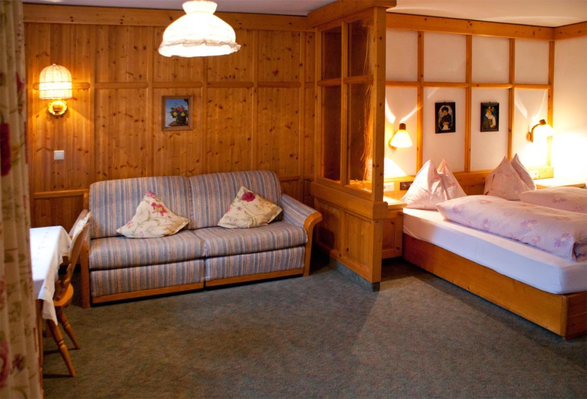 Superior Double Room with Balcony - Photo 1
