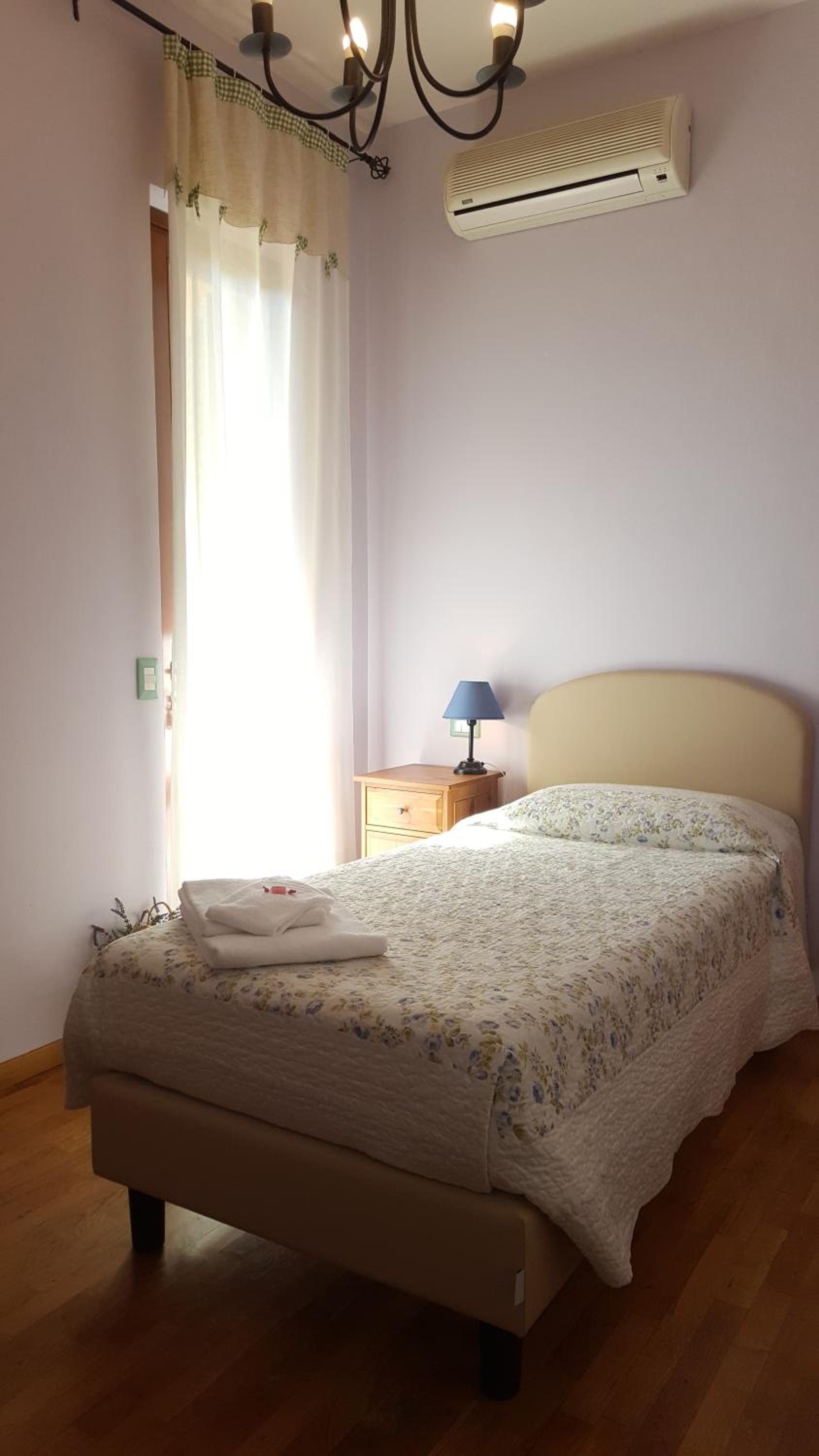 Single Room photo 1