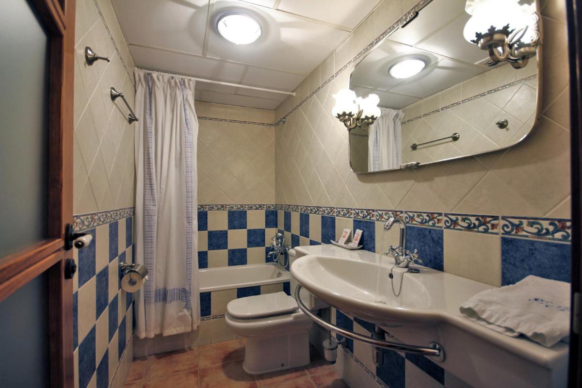 Three-Bedroom Apartment photo 3